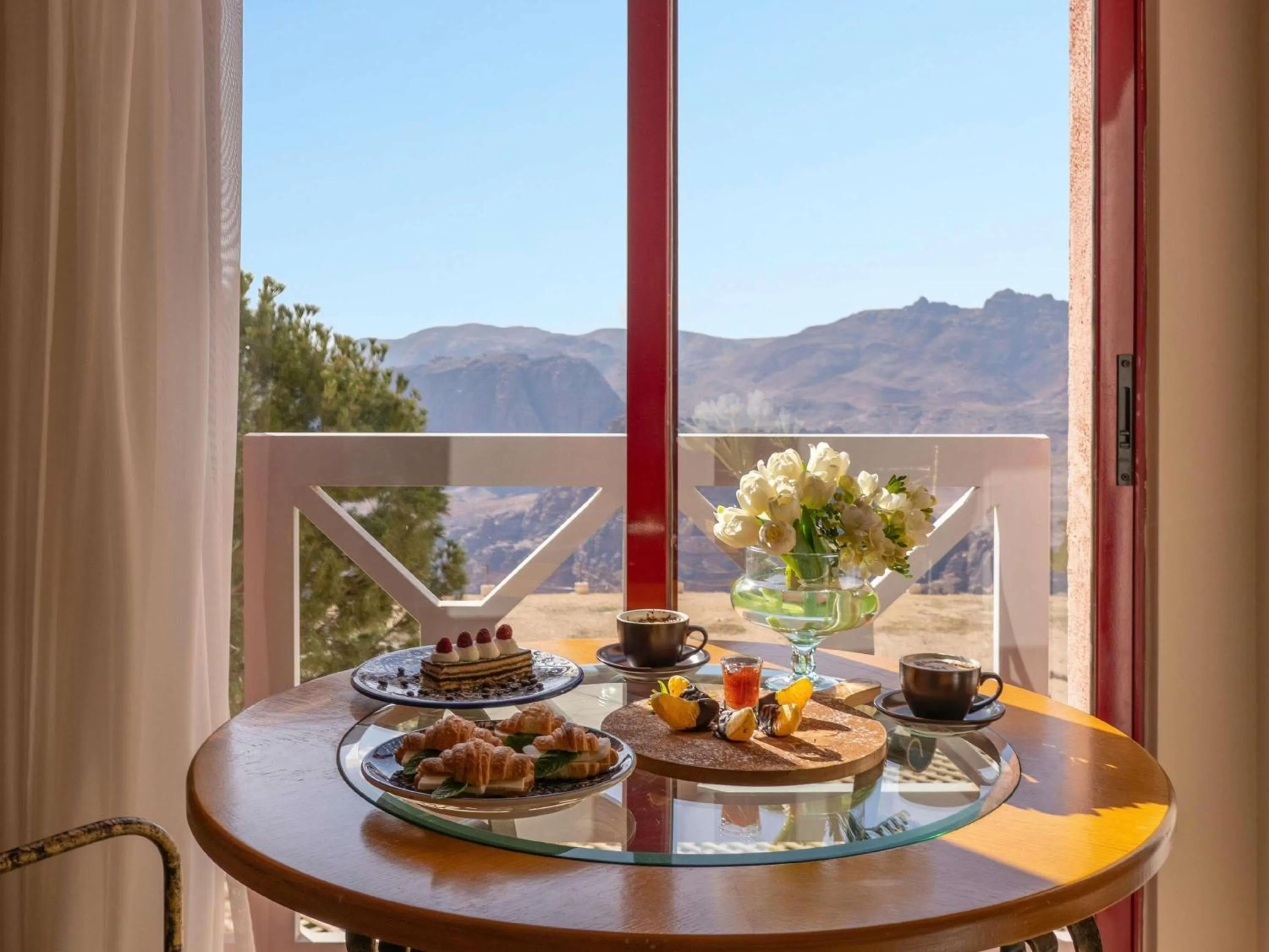 Photo of the whole room in Grand Mercure Petra