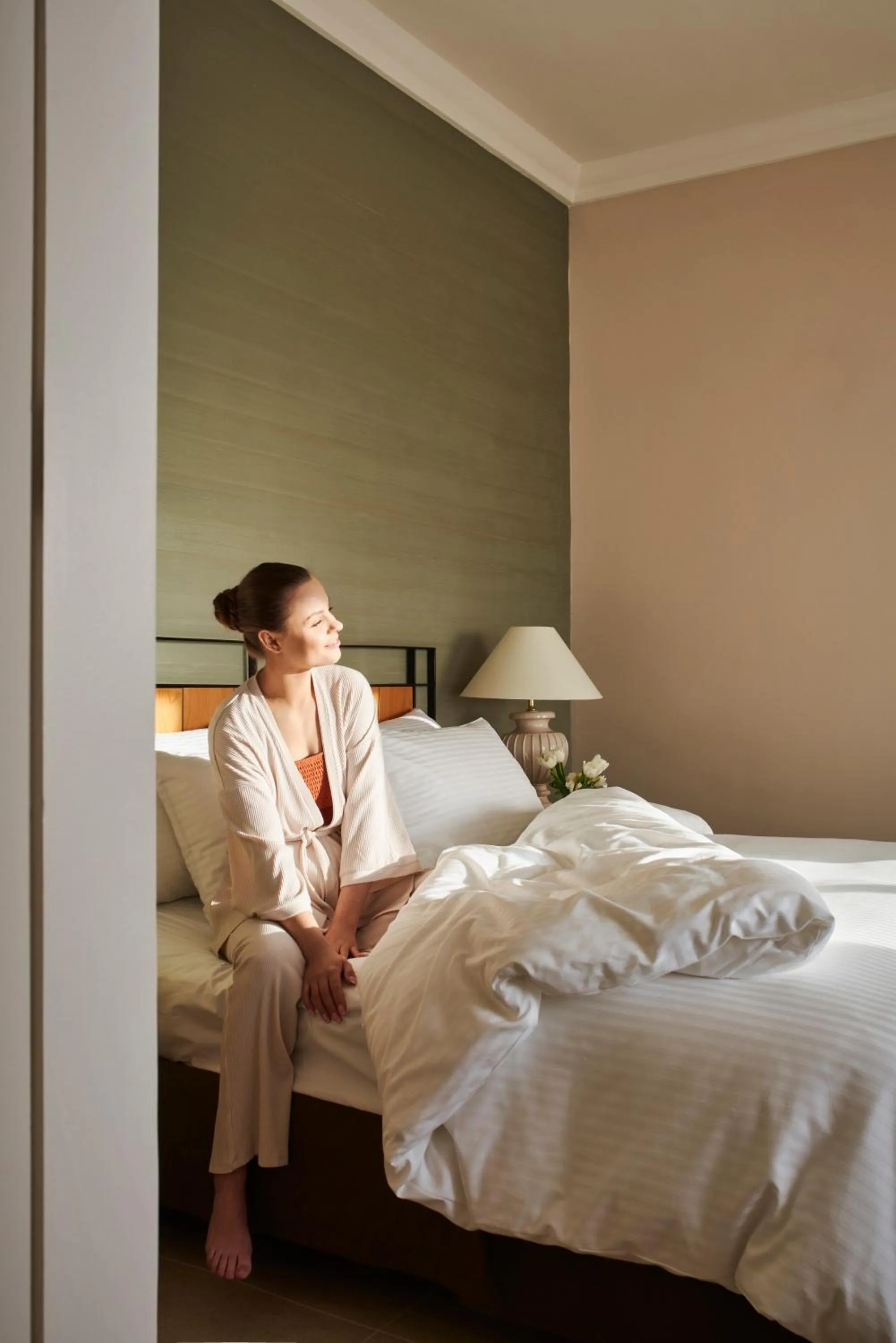 People, Bed in Grand Mercure Petra