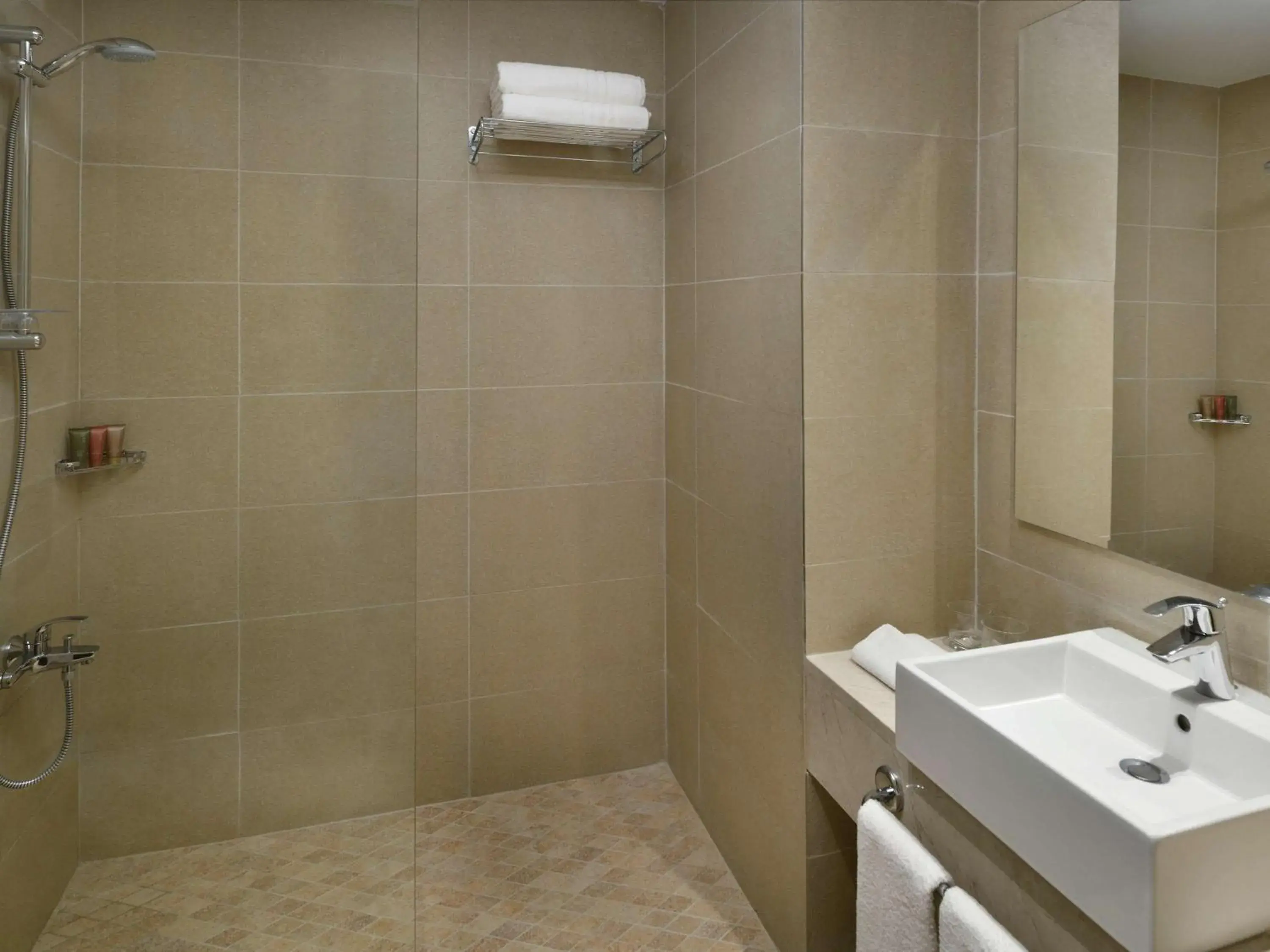 Accessible Superior Room in Mövenpick Nabatean Castle Hotel Accessible Superior Room in Mövenpick Nabatean Castle Hotel