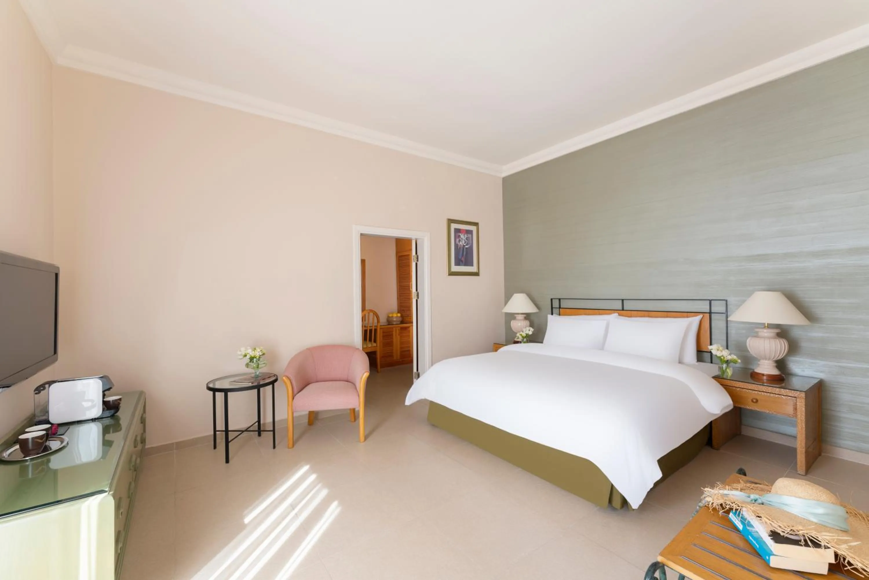 Bed in Grand Mercure Petra