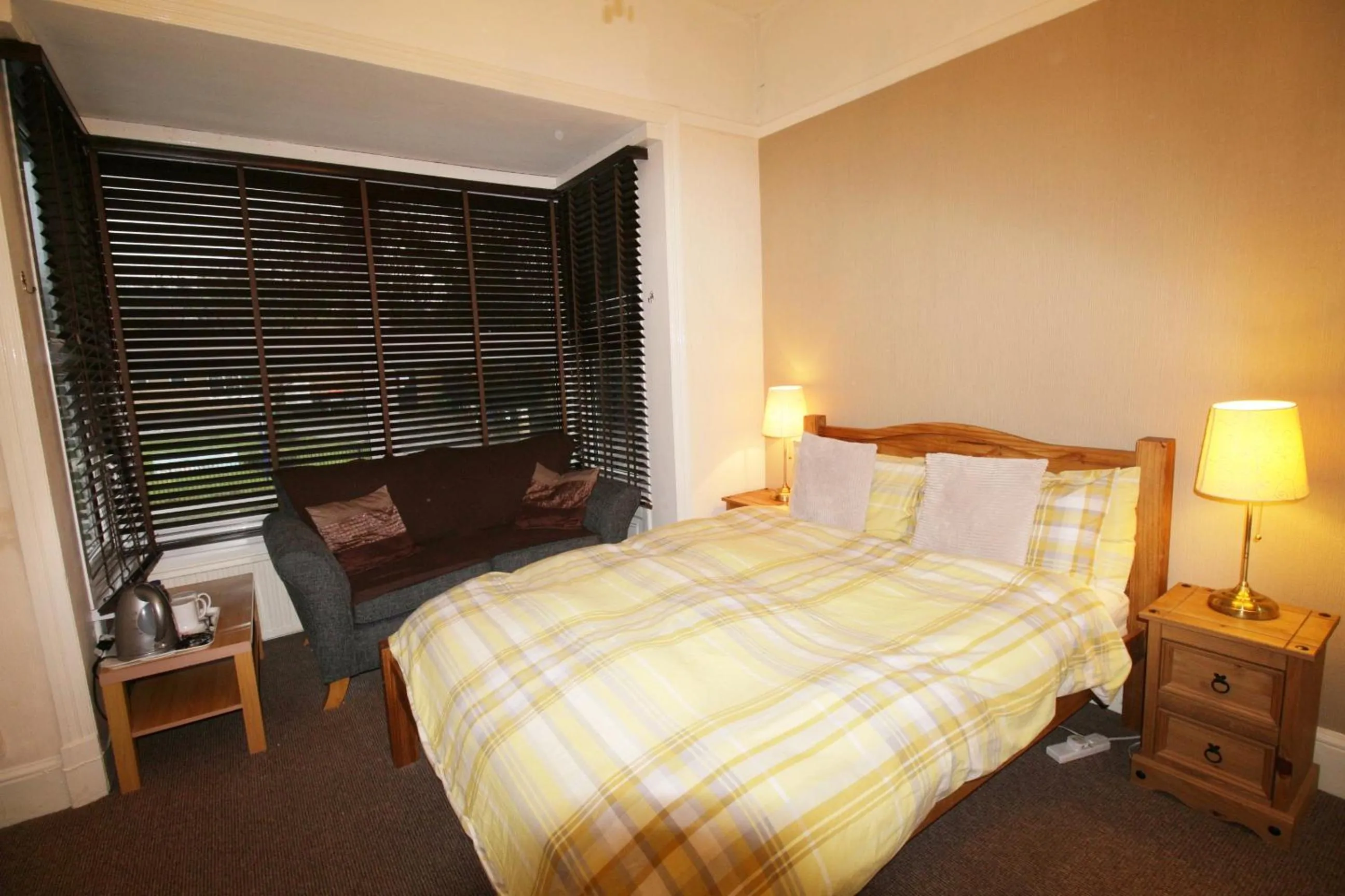 Bedroom, Bed in Tennyson