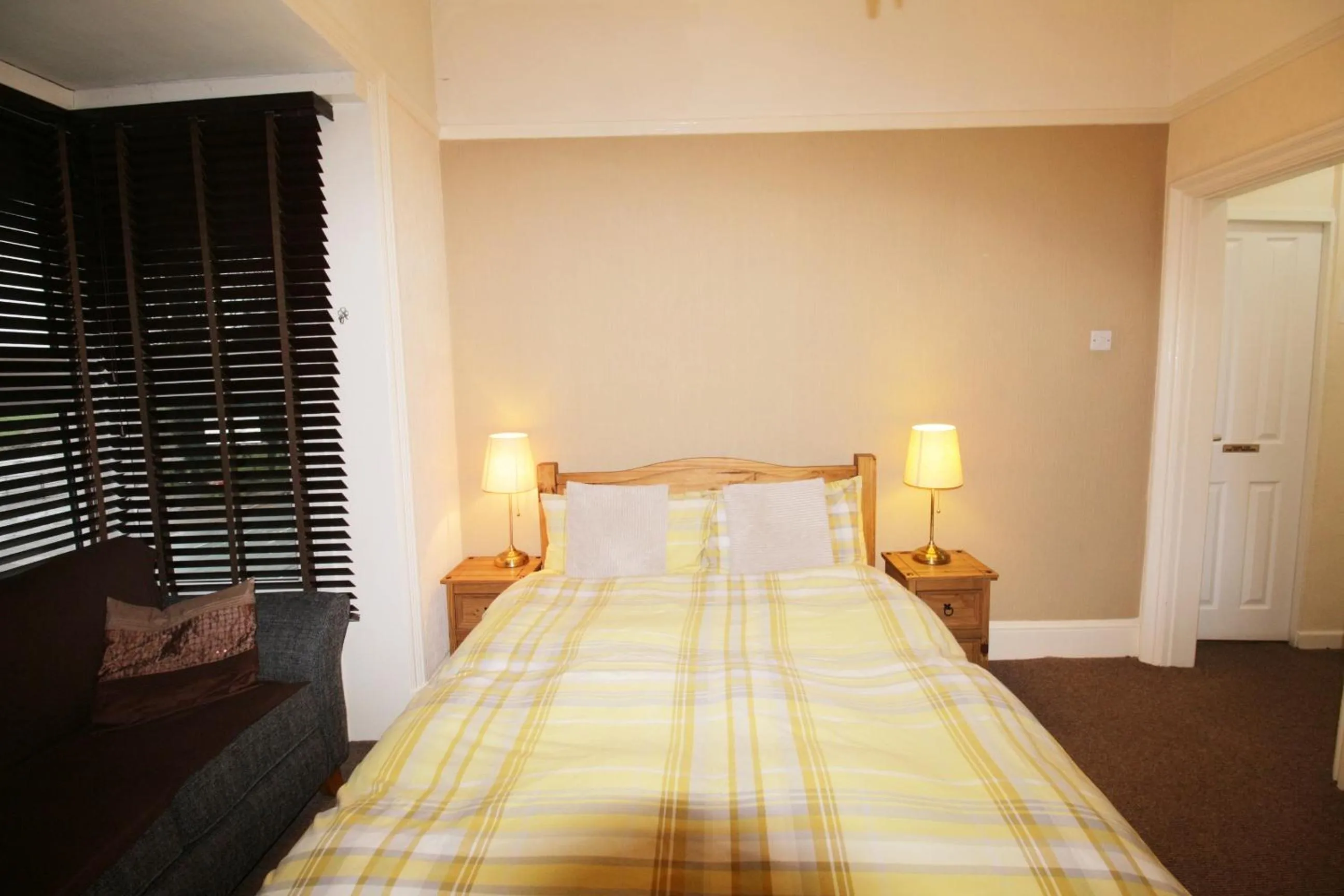 Bedroom, Bed in Tennyson