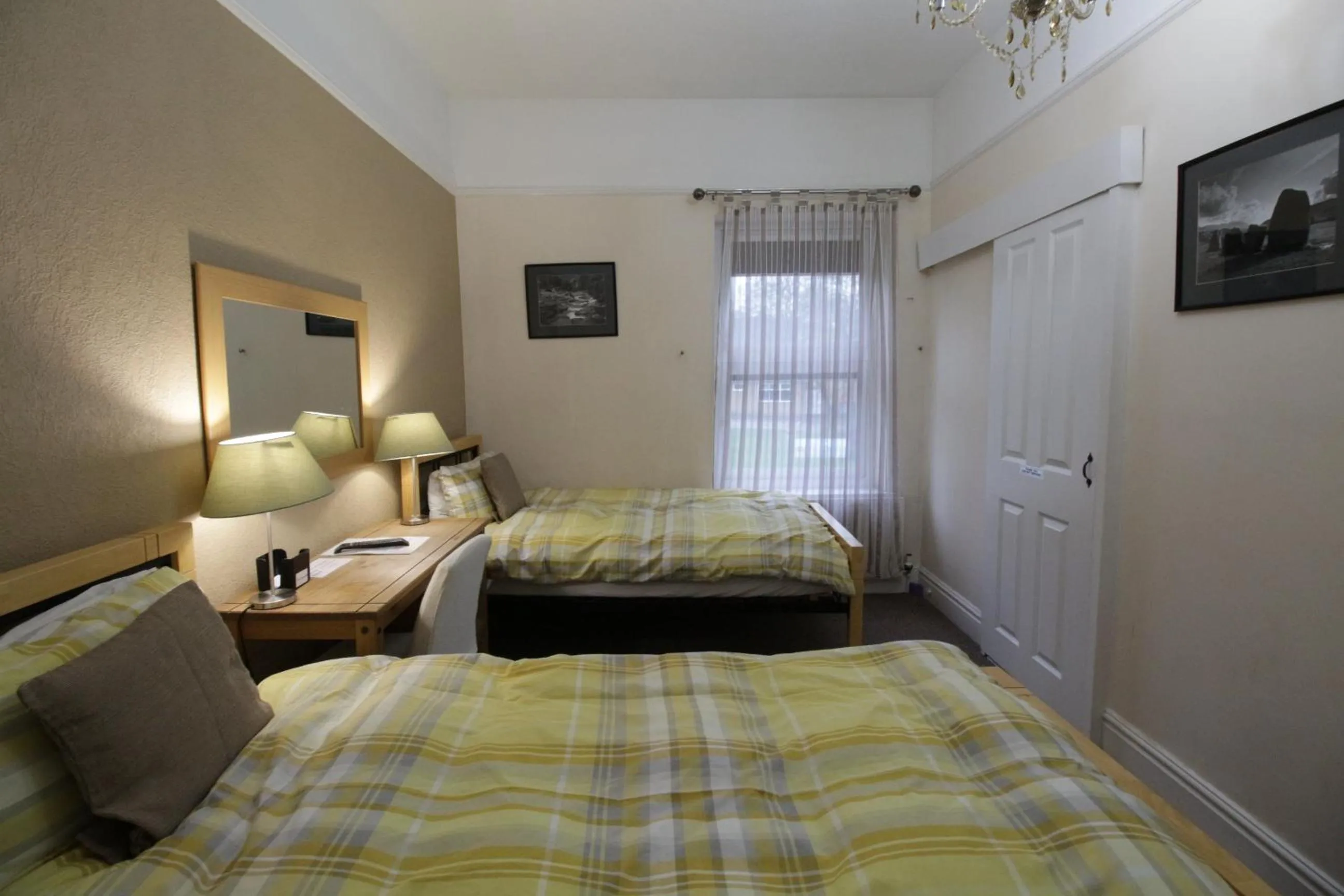 Bedroom, Bed in Tennyson