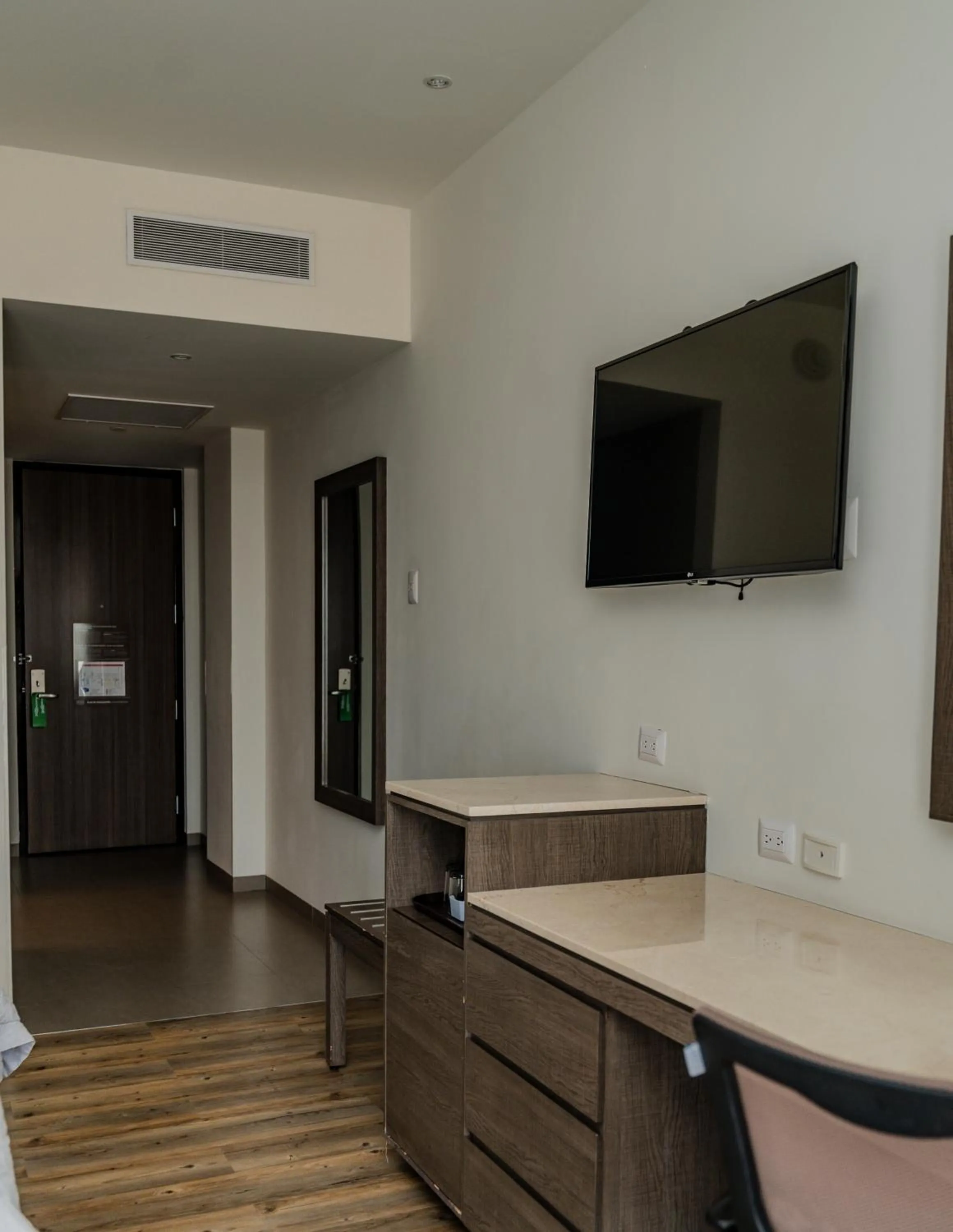 Bedroom in Hampton Inn By Hilton Celaya