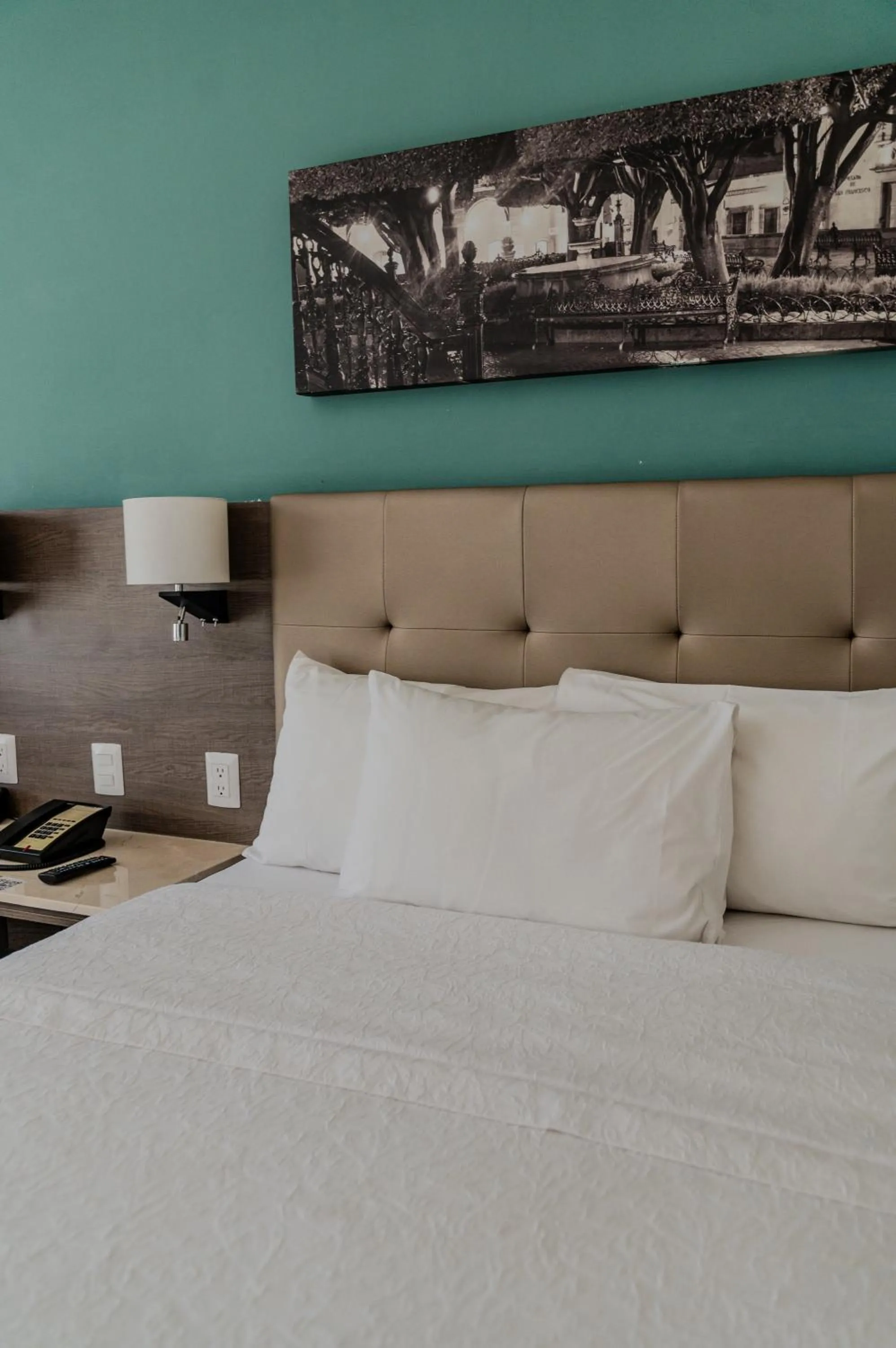 Bedroom, Bed in Hampton Inn By Hilton Celaya
