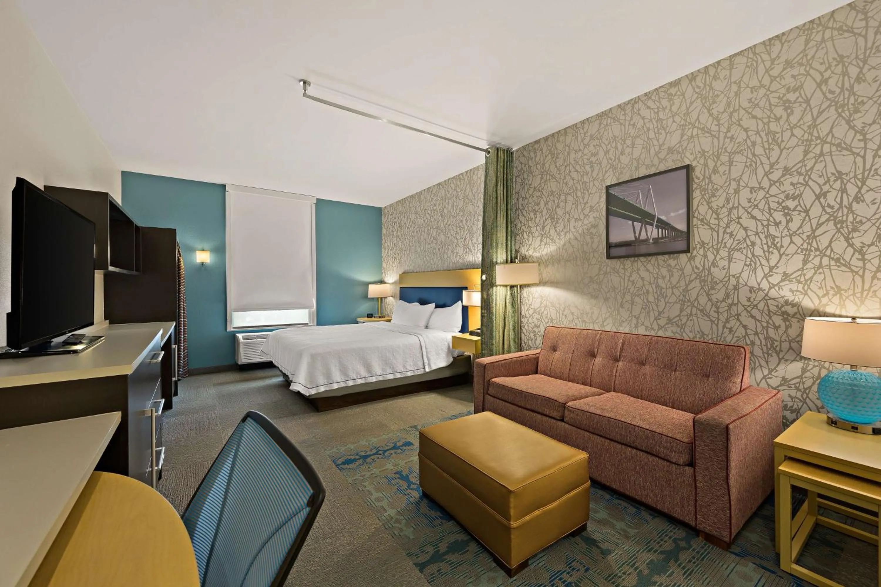 Bed in Home2 Suites By Hilton Baytown