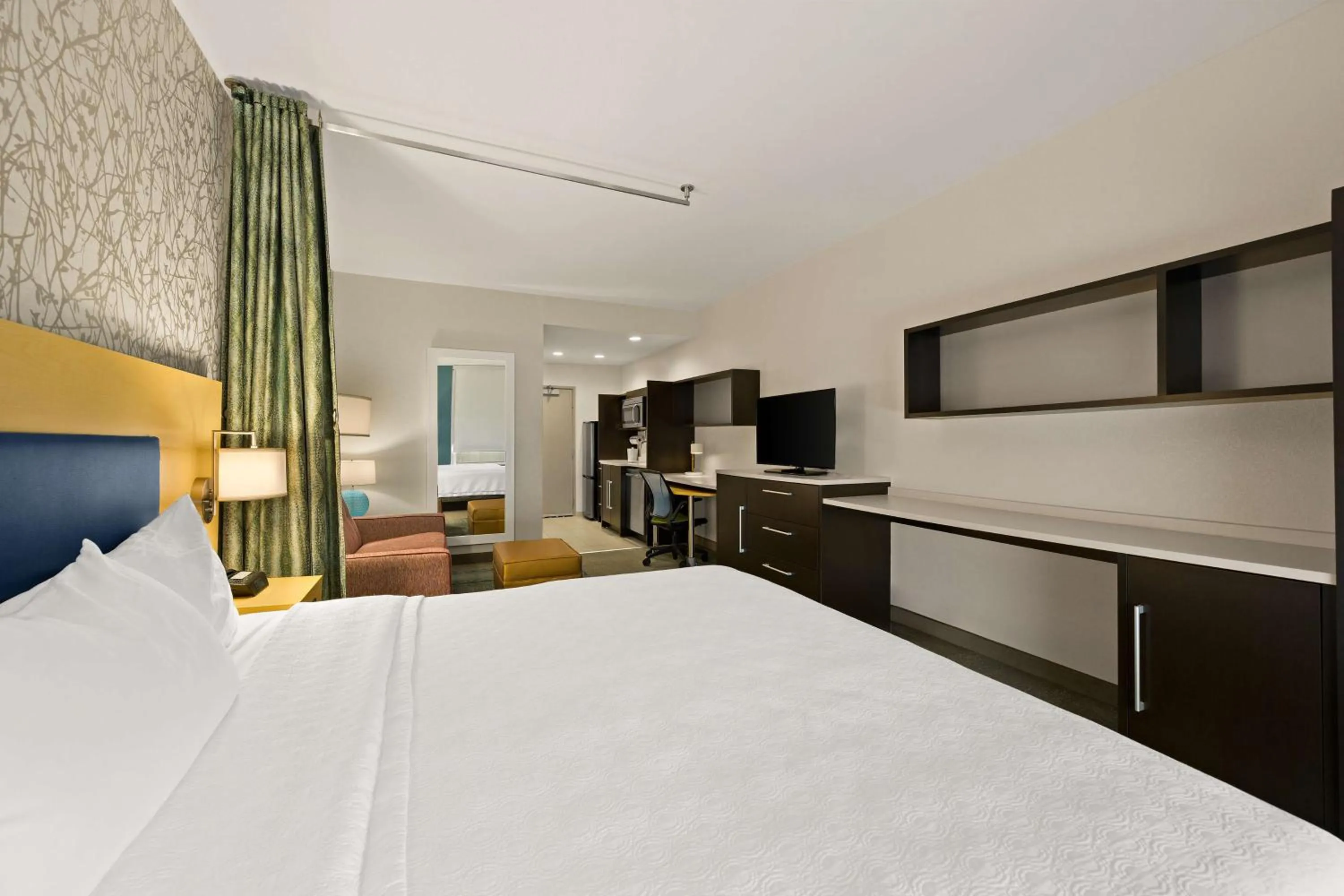 Bed in Home2 Suites By Hilton Baytown