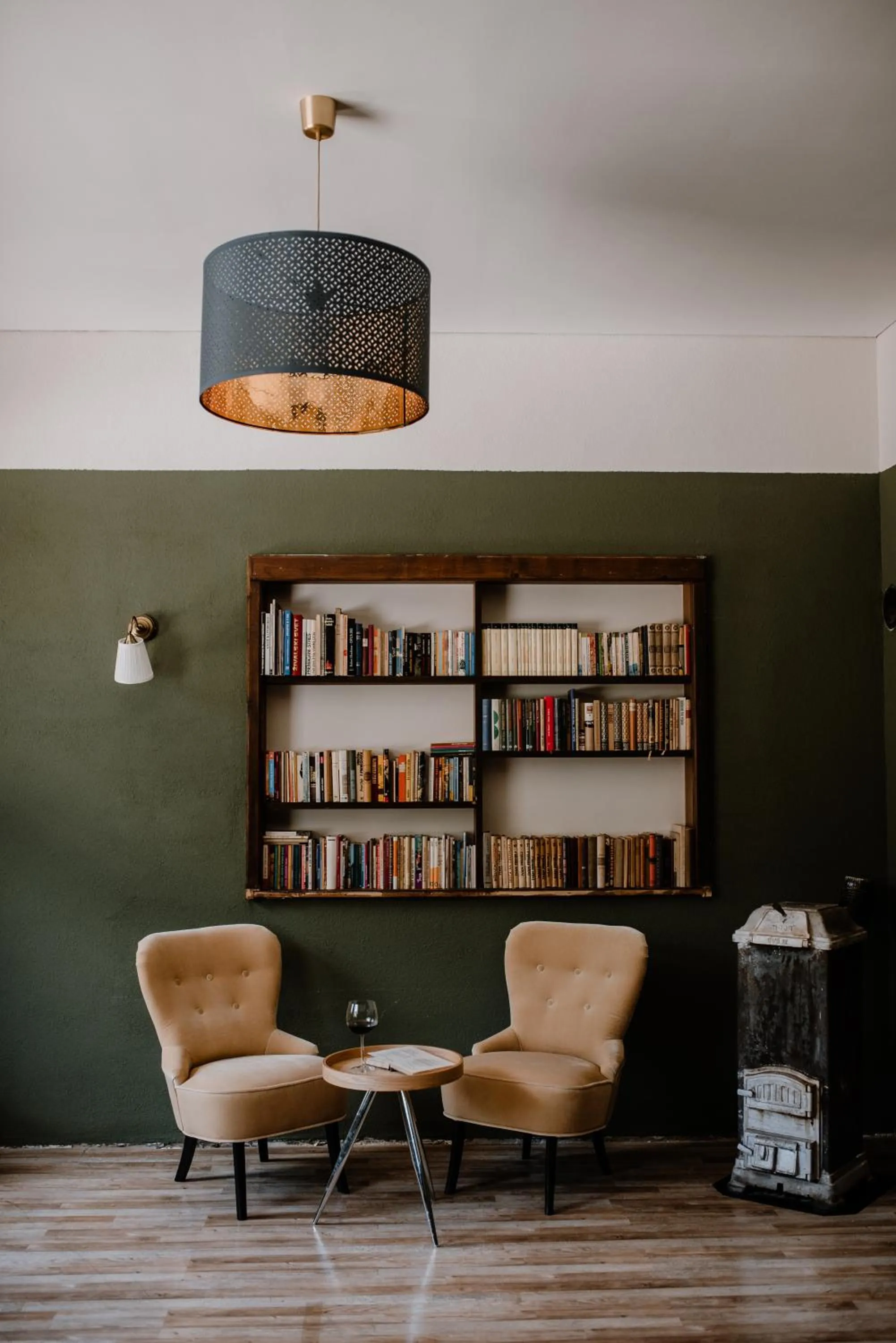 Library in Vila Koman Jezersko