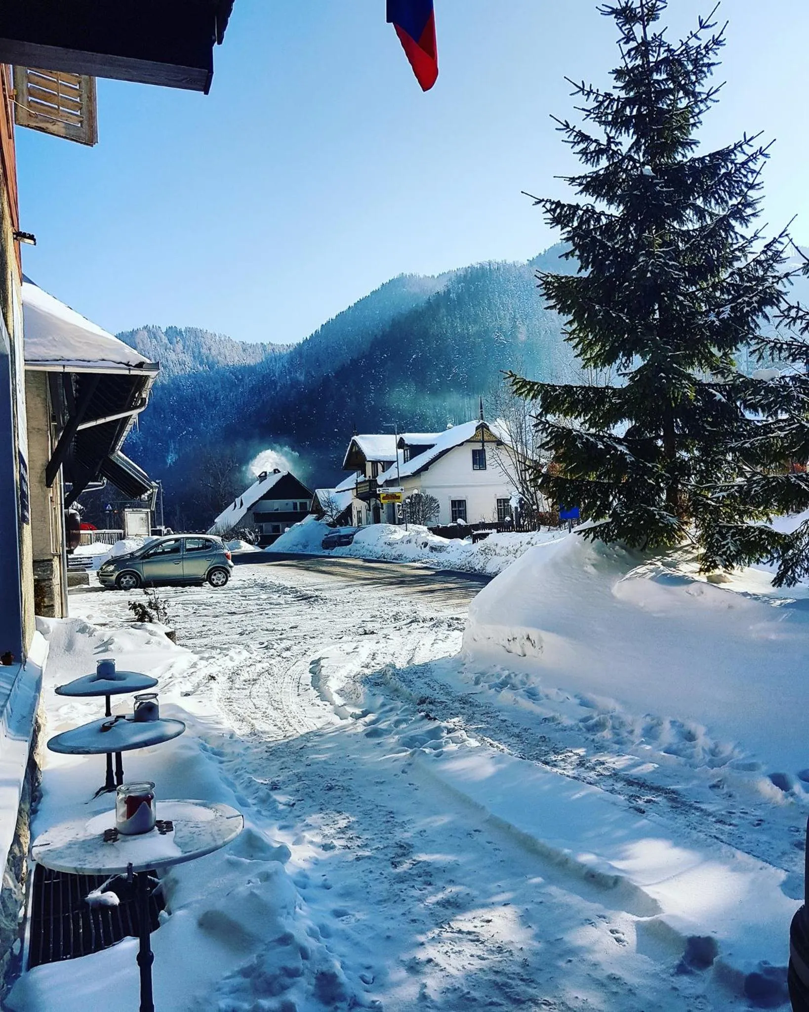 Property building in Vila Koman Jezersko