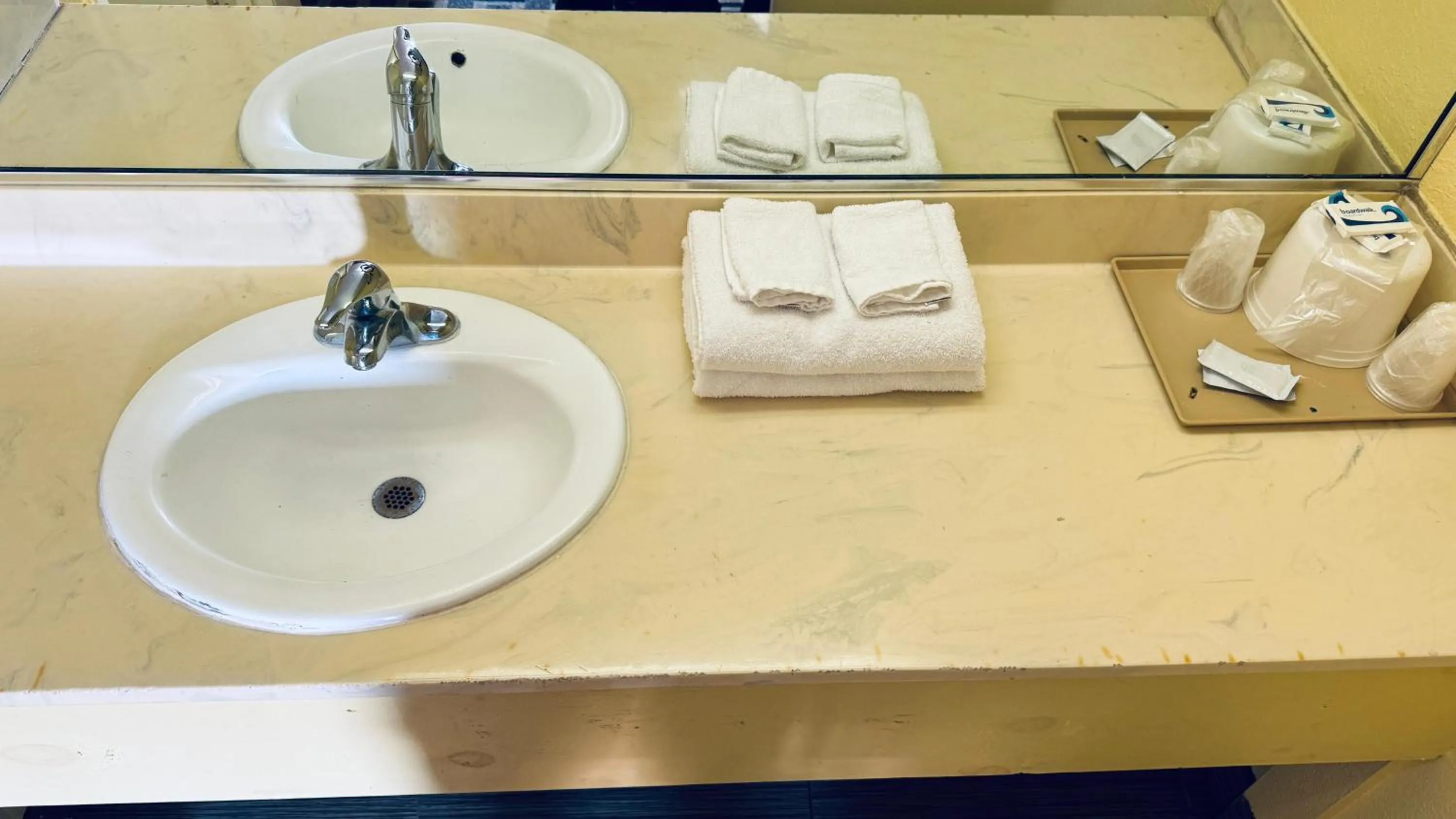 Bathroom in Budget Inn Of Orlando