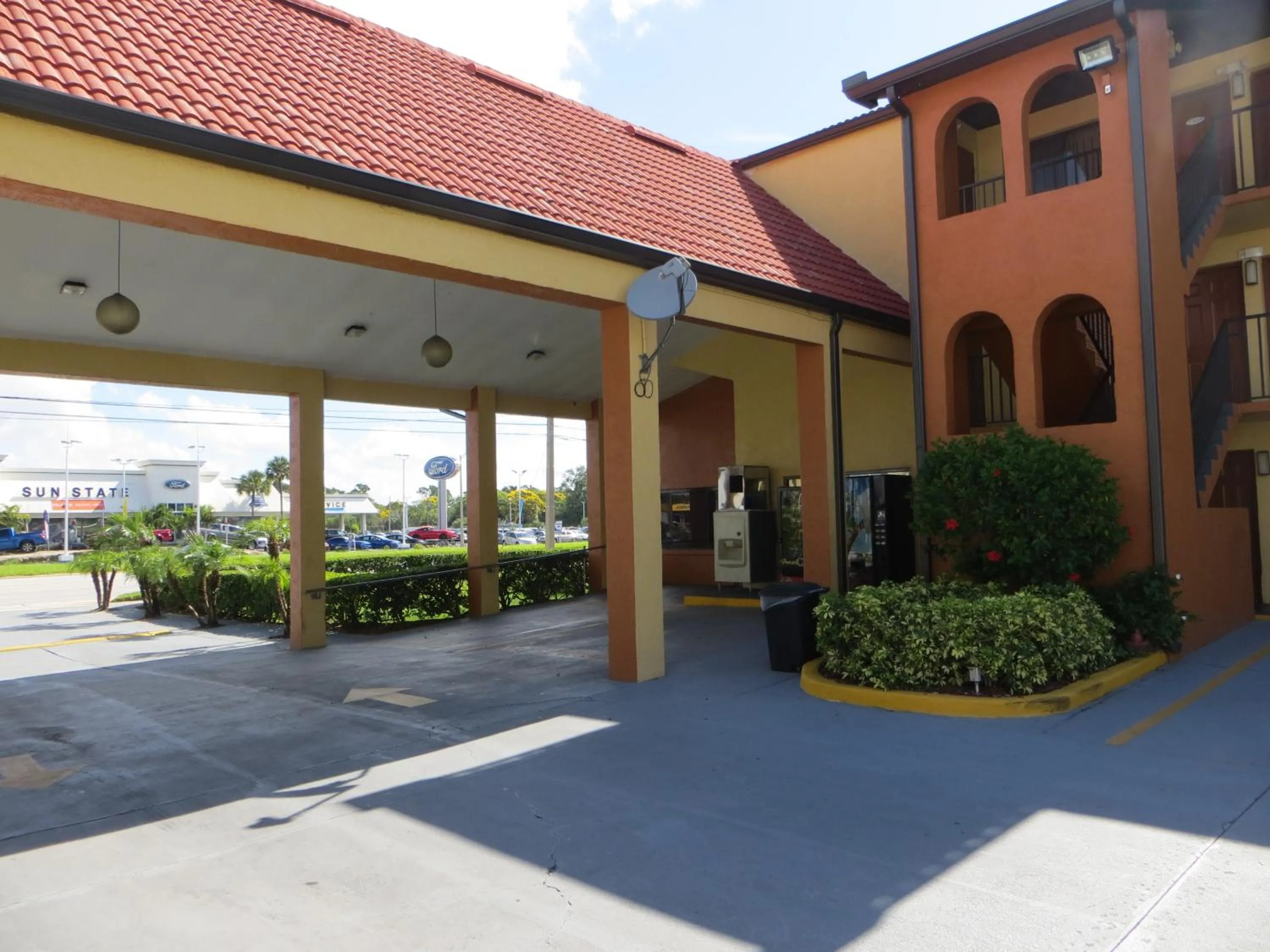 Property building in Budget Inn Of Orlando