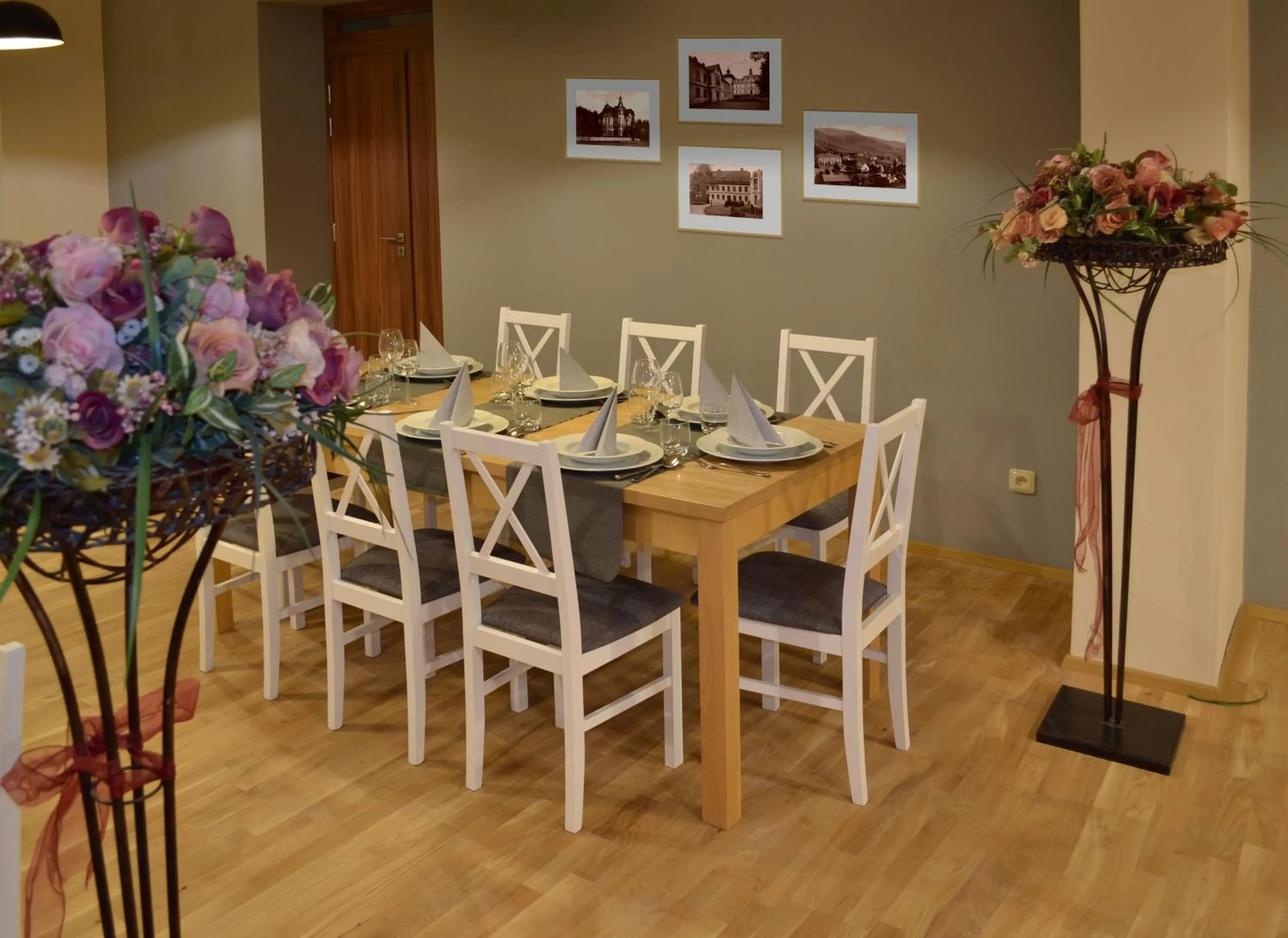 Restaurant/places to eat in Villa Grohmann