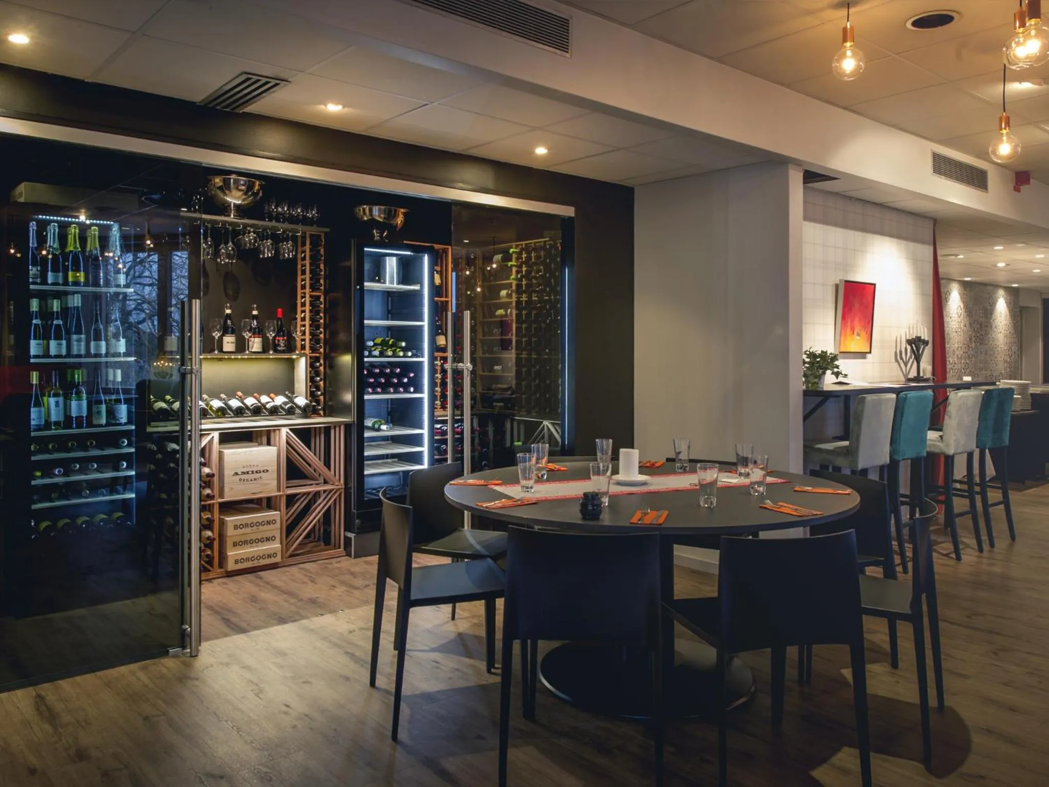 Restaurant/places to eat in Skogshem & Wijk