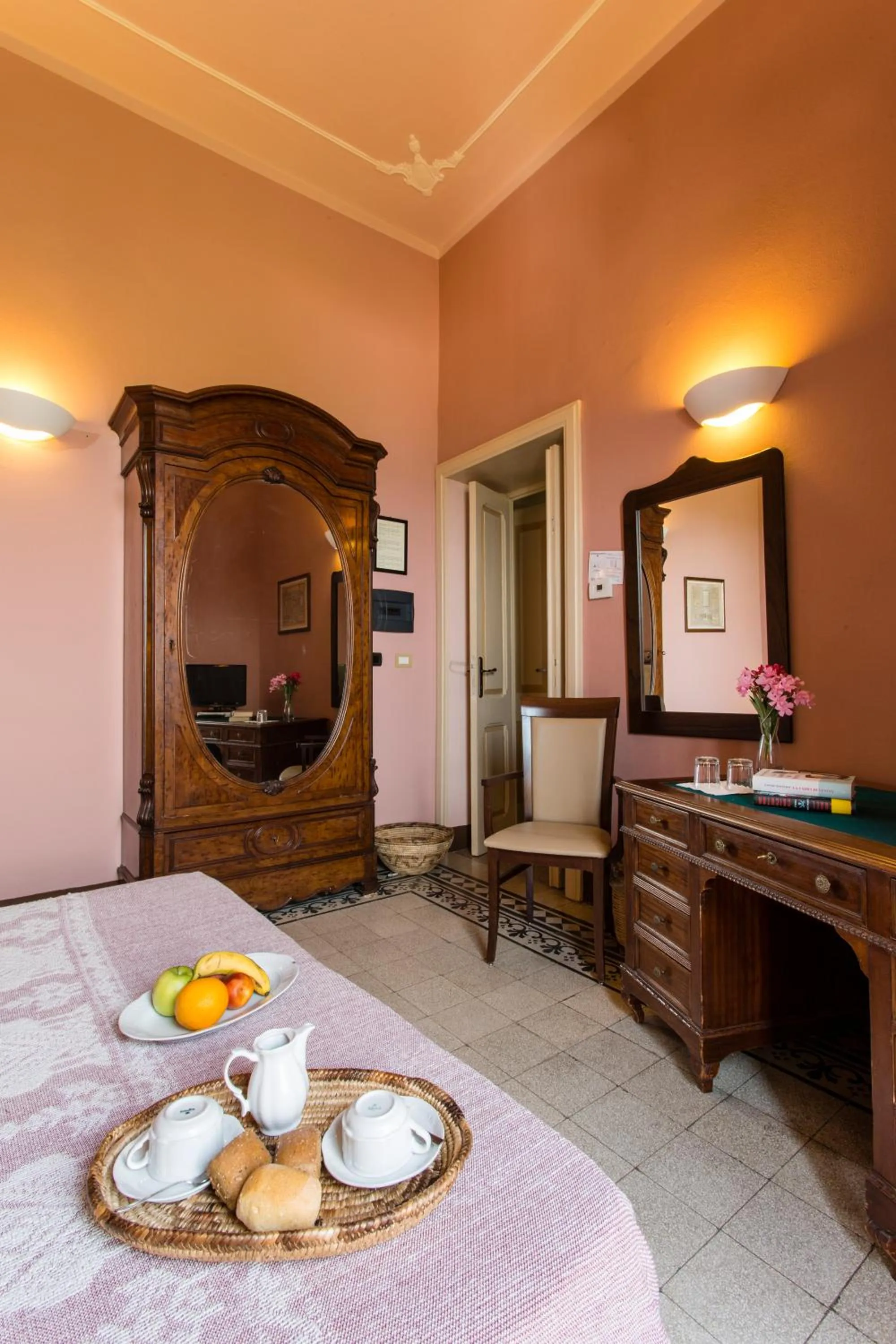 Decorative detail, Bed in Hotel Villa Gli Asfodeli