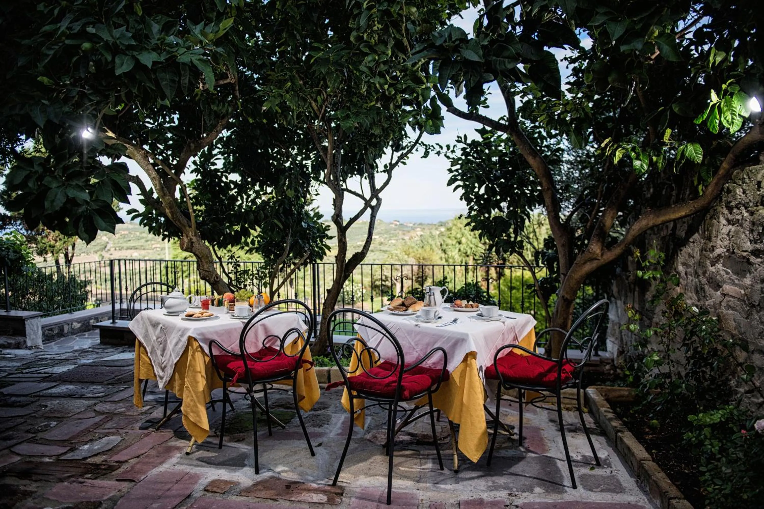 Garden view in Hotel Villa Gli Asfodeli