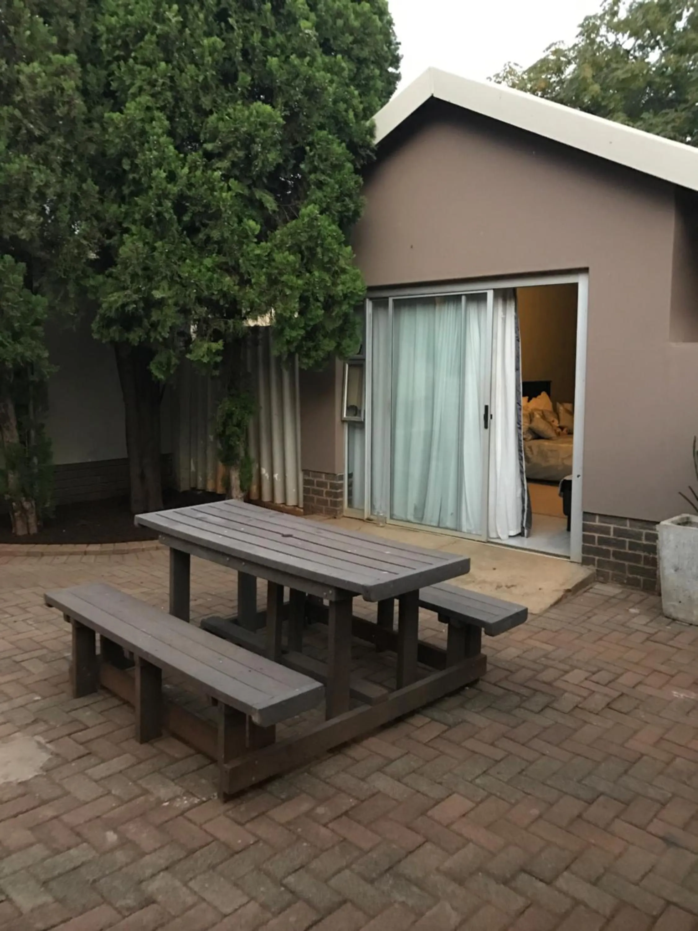 Property building in La Benroy