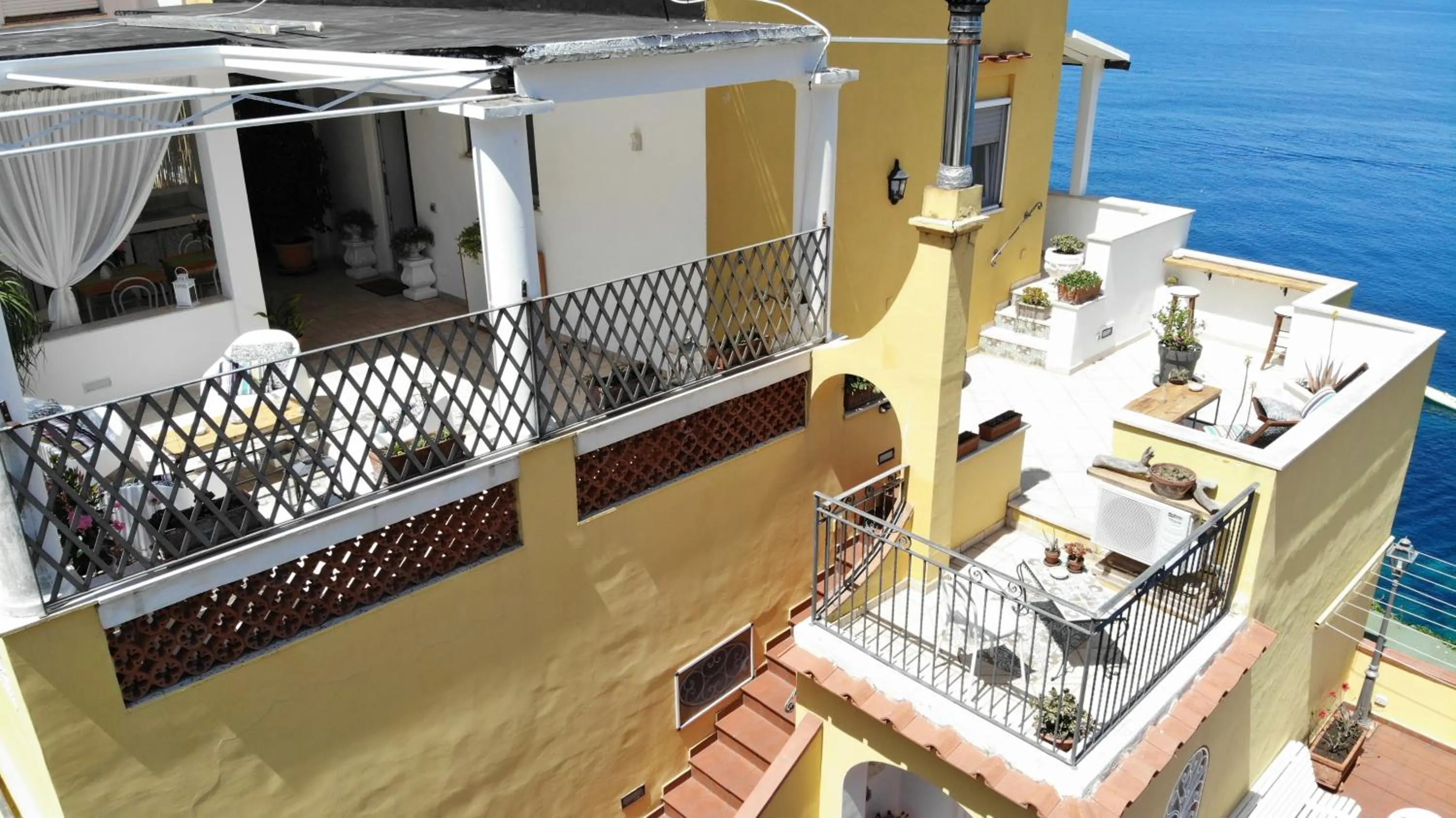 Restaurant/places to eat in B&B Punta Vivara