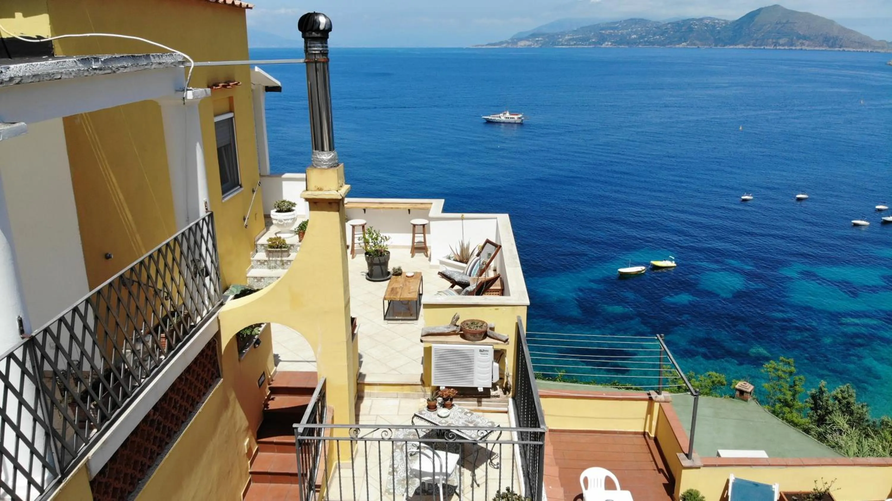 Property building in B&B Punta Vivara