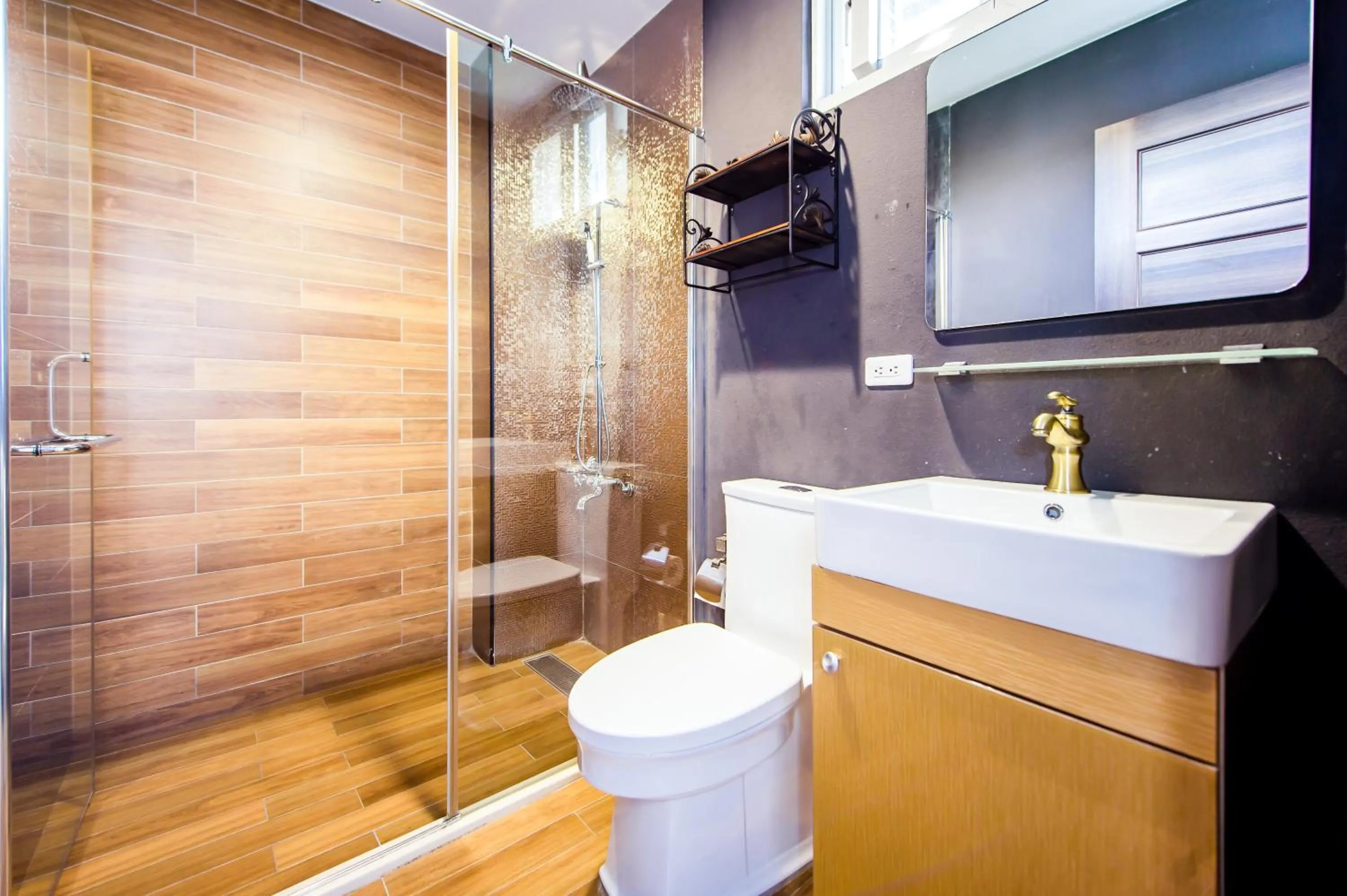 Toilet in Miinnon Village B&B