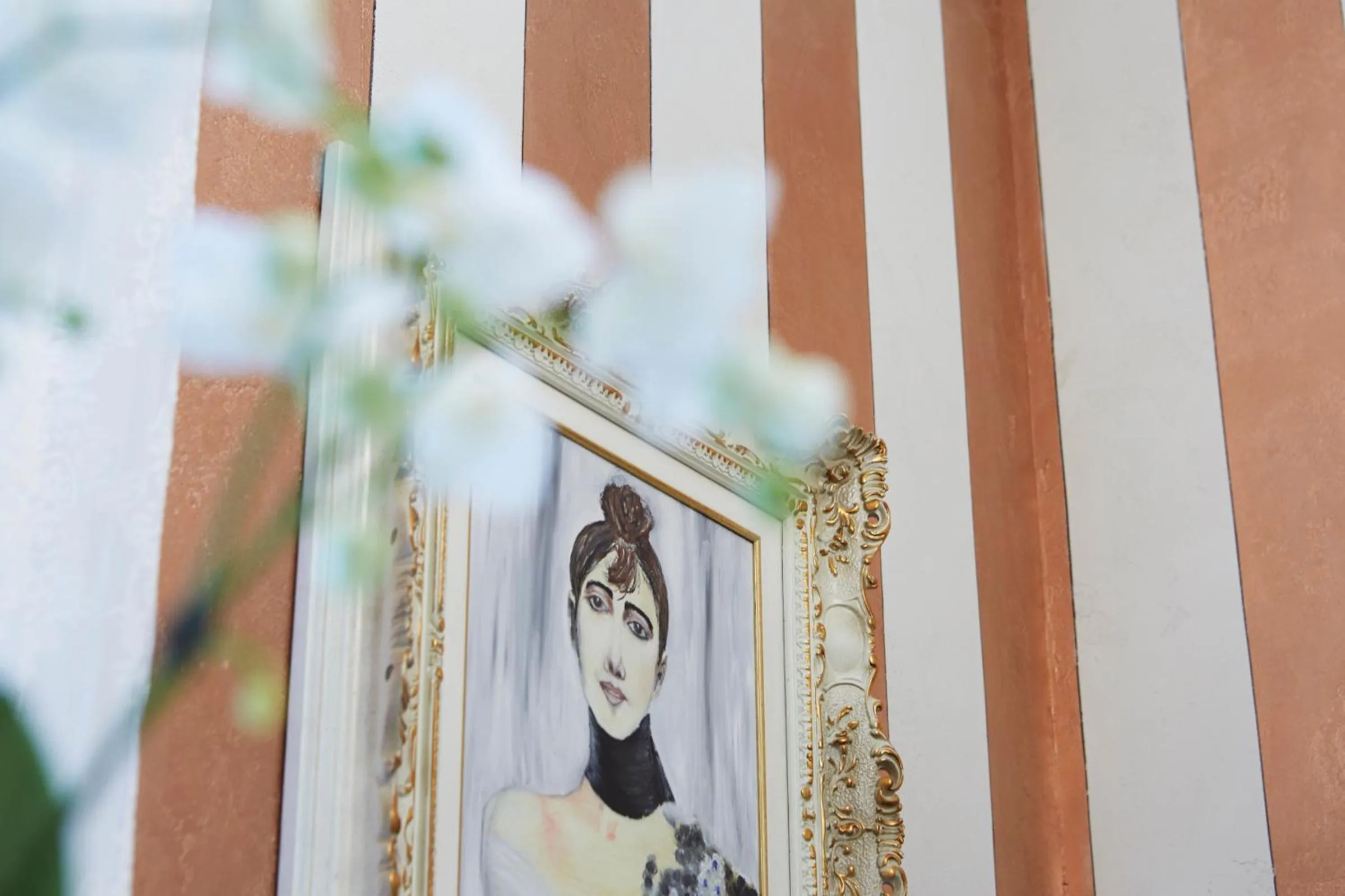 Property logo or sign in La Zarabba Boutique Hotel