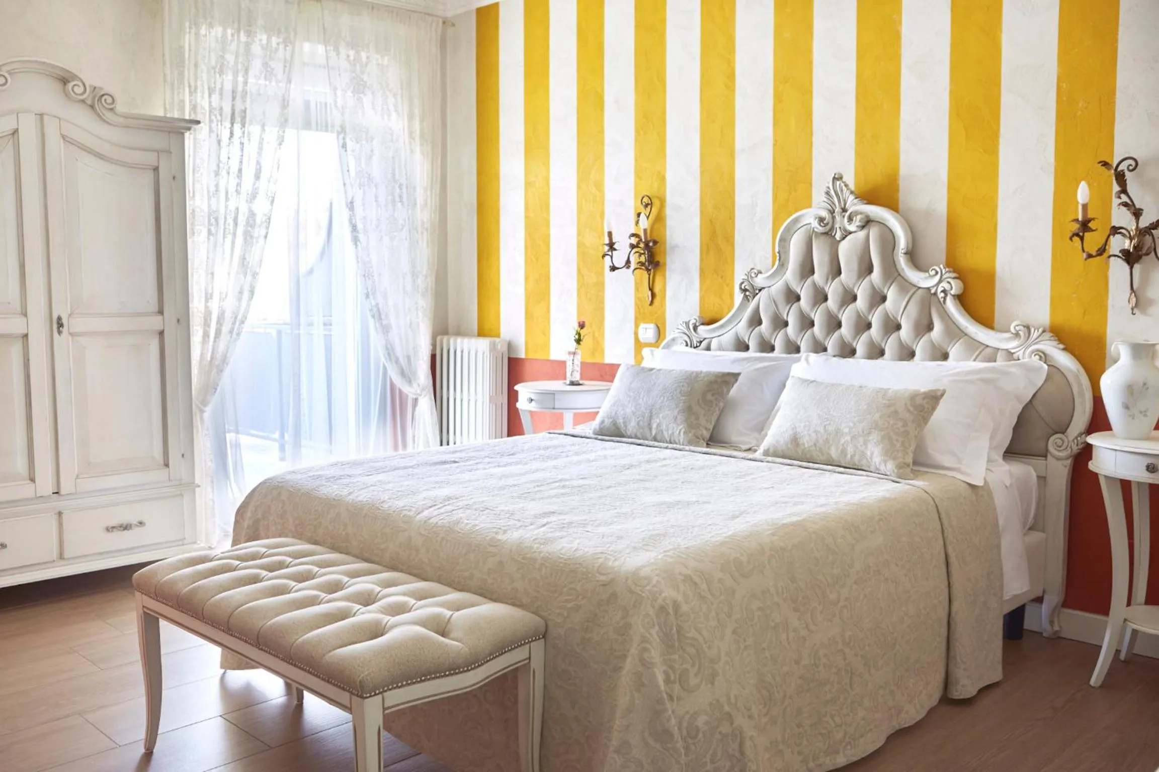 Shower, Bed in La Zarabba Boutique Hotel