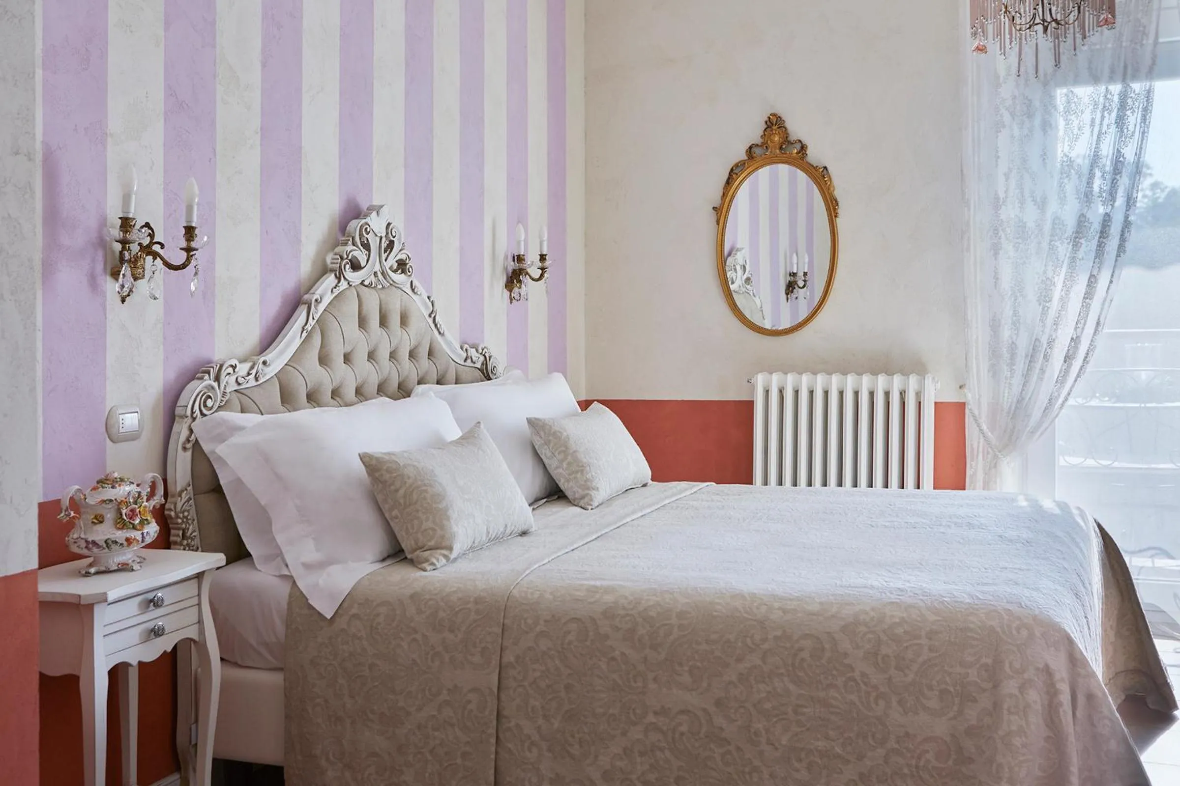 Shower, Bed in La Zarabba Boutique Hotel