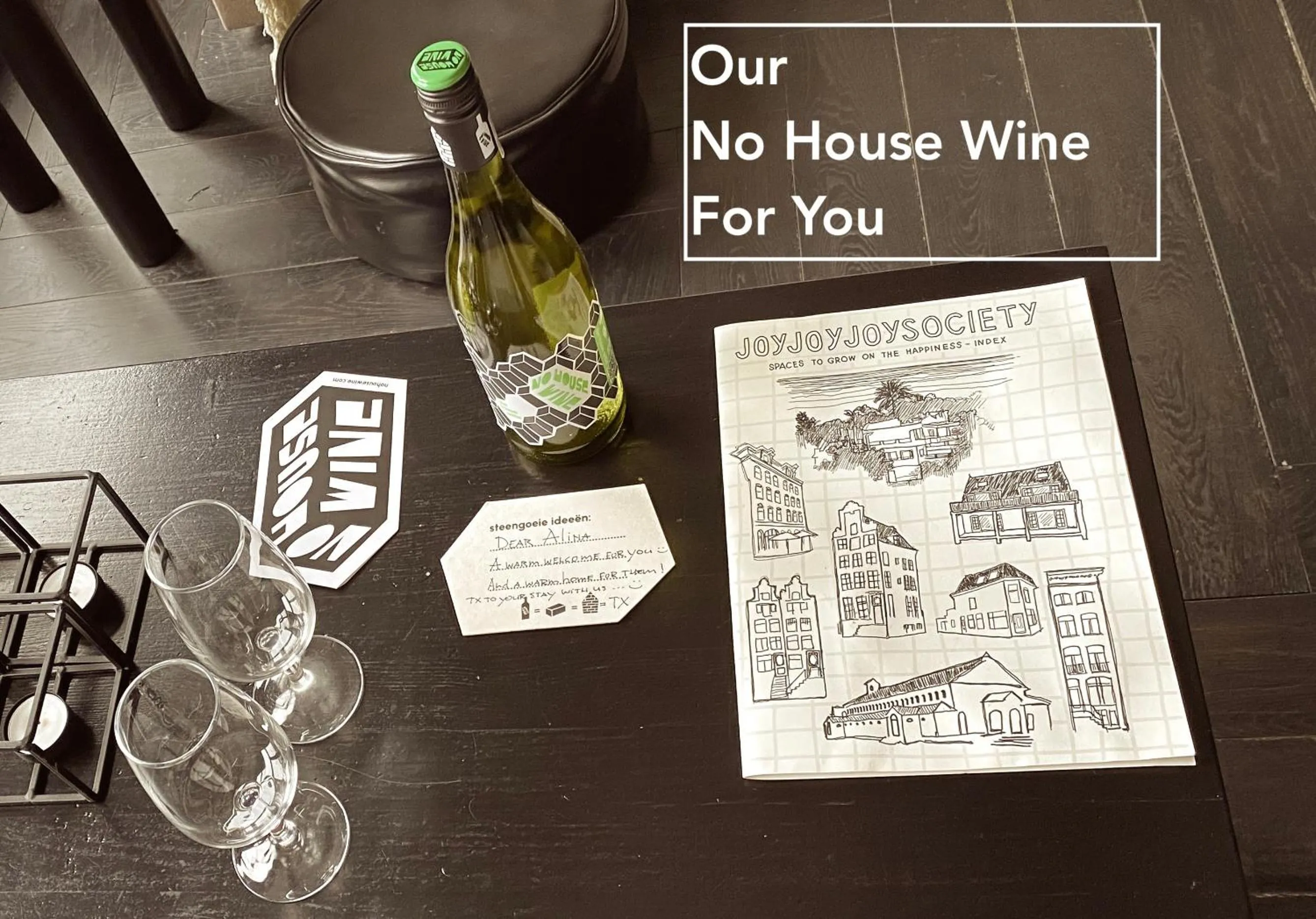 JoyJoyJoy the Black Beauty ecolicious studio in a canal house with French balcony with view on the canals