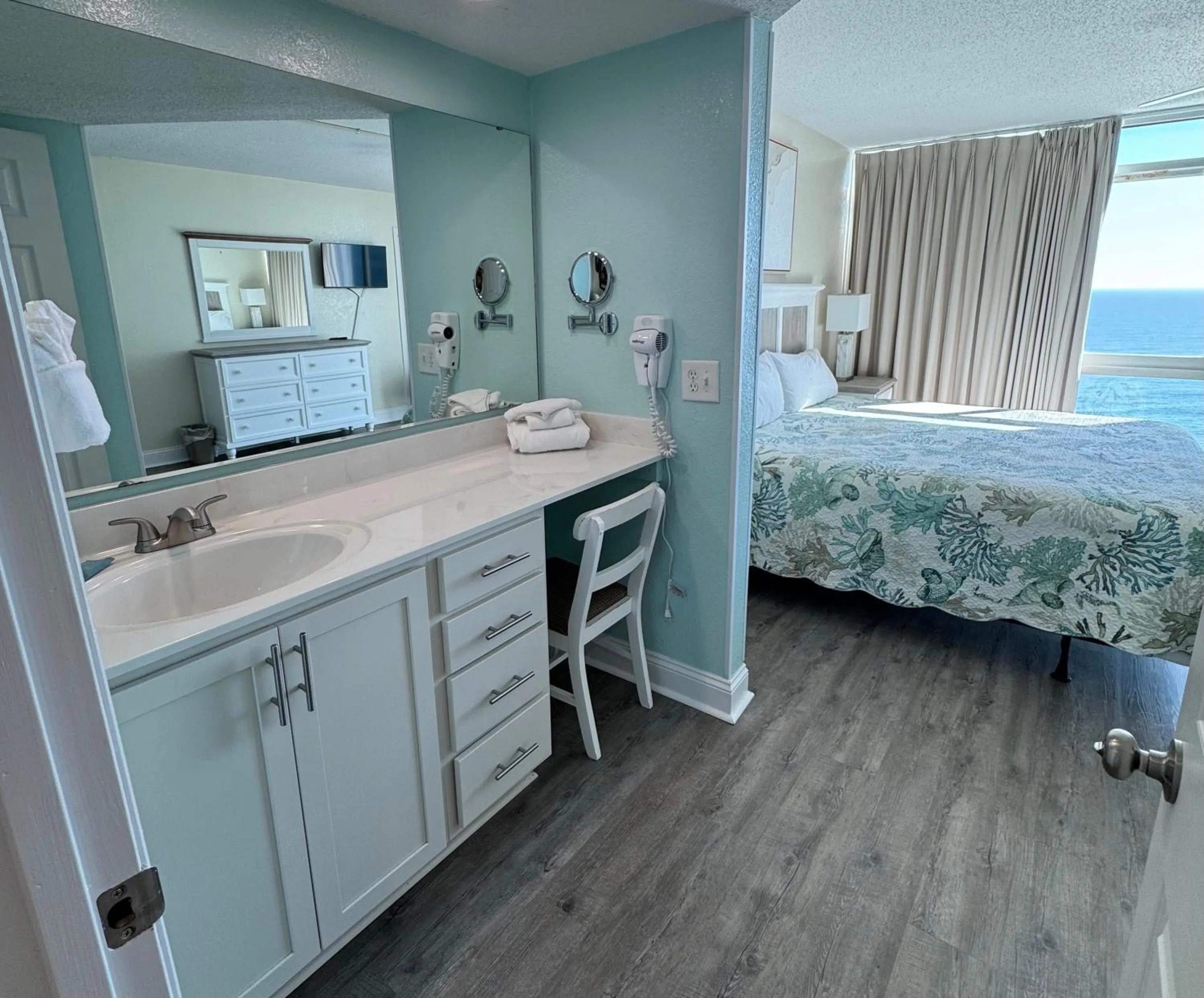 Bathroom, Bed in Club Regency at Regency Towers