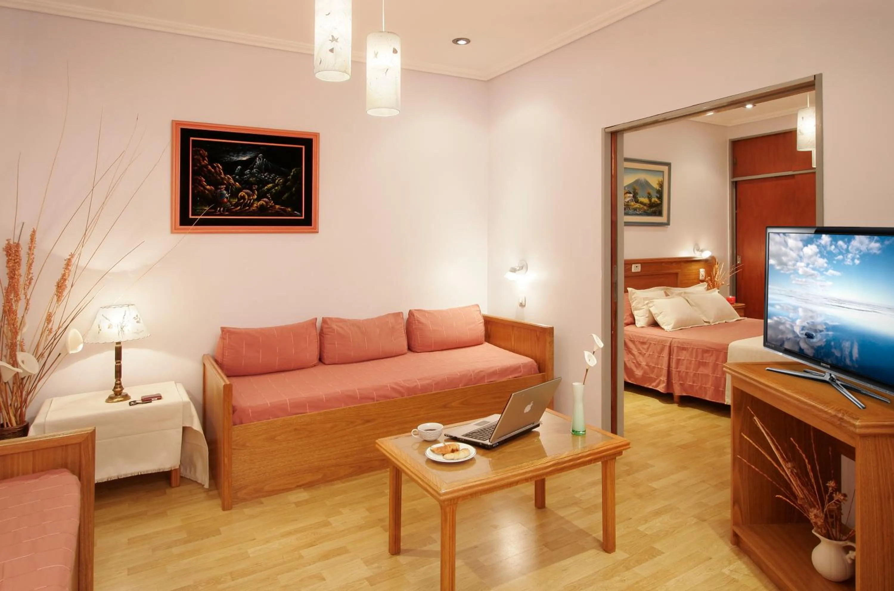 TV and multimedia, Bed in Gran Hotel De La Paix