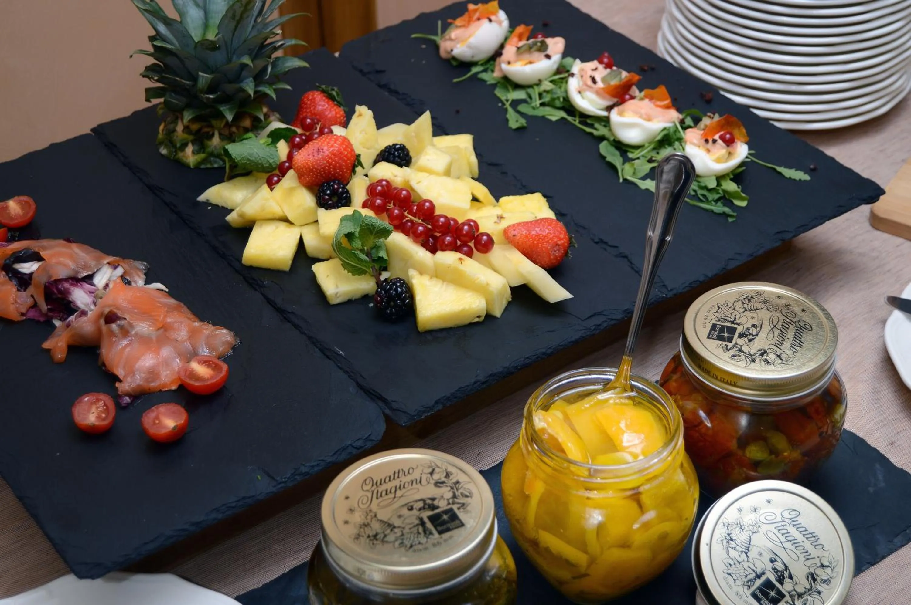 Buffet breakfast in Grand Hotel Vittoria