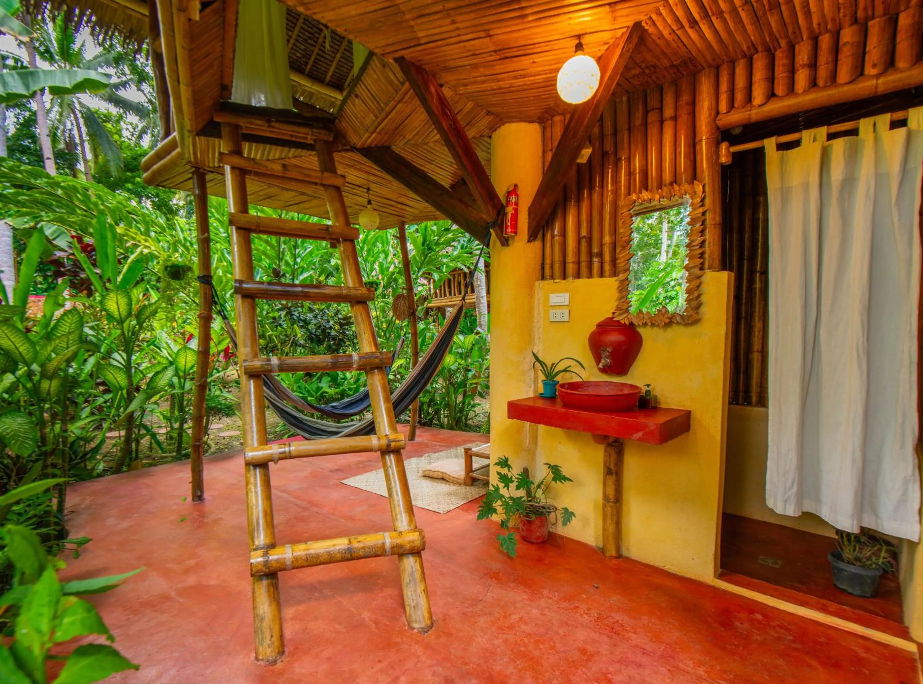 Water to Forest Ecolodge