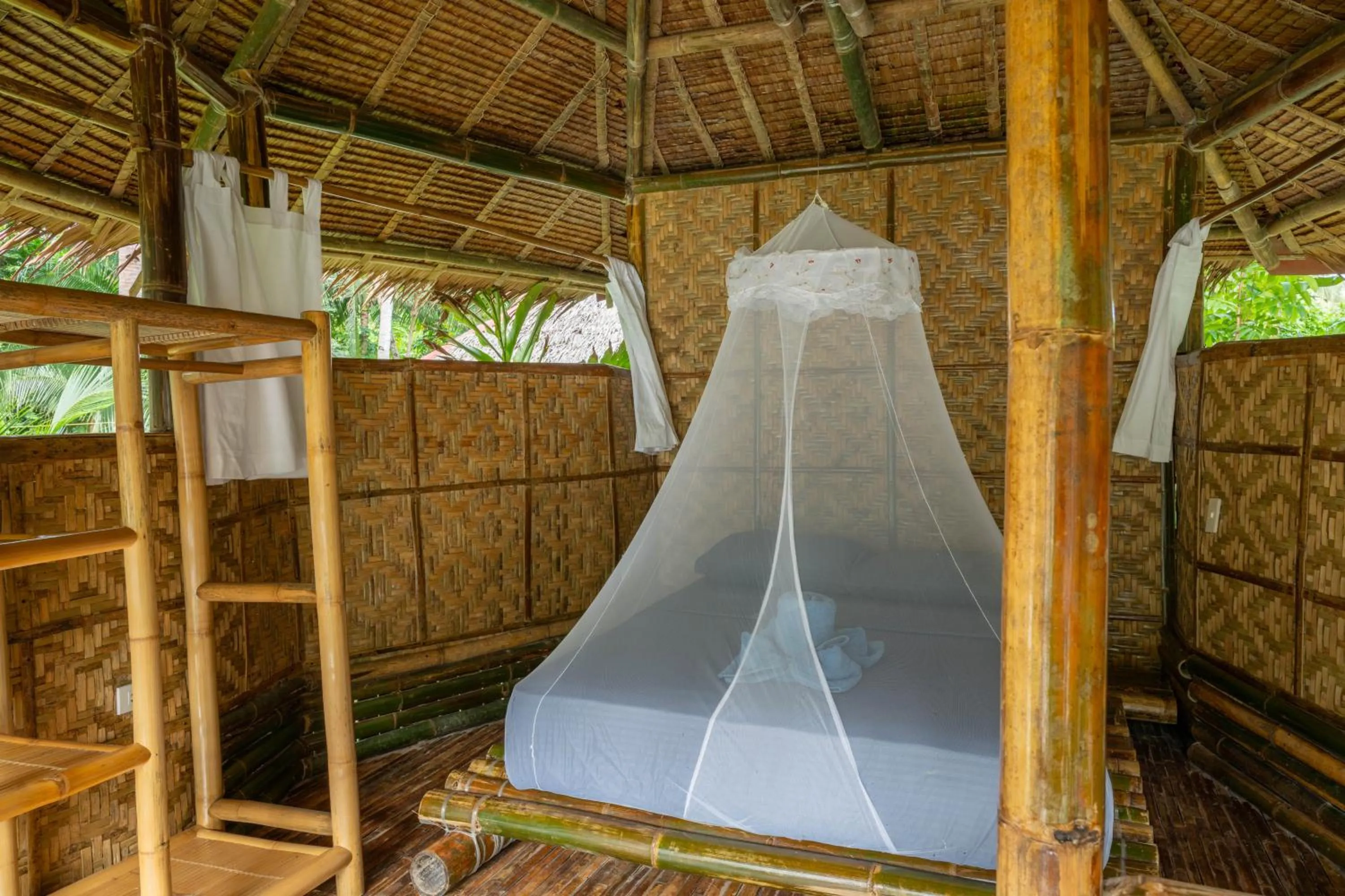 Water to Forest Ecolodge