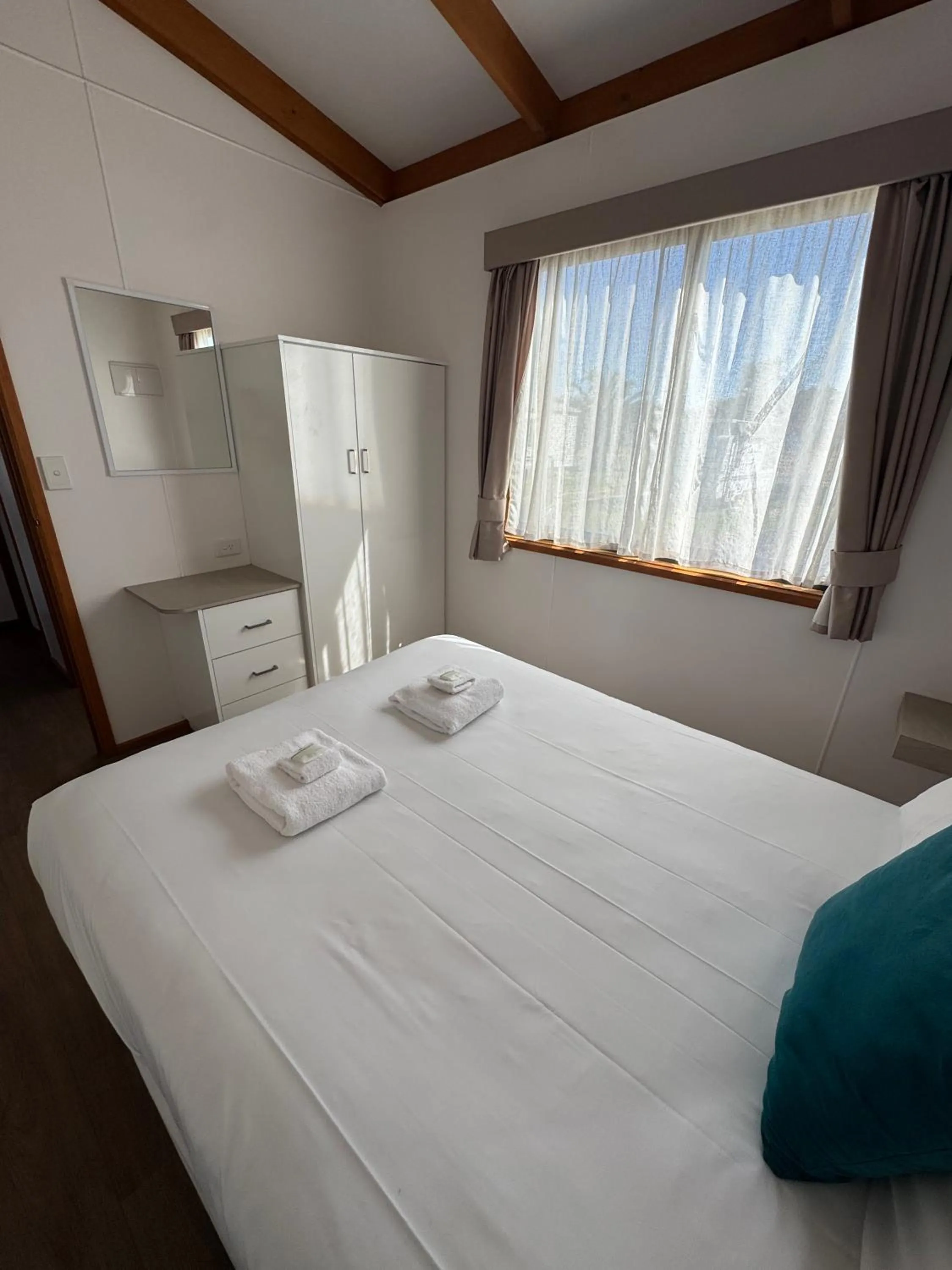 Property building, Bed in Great Western Motel