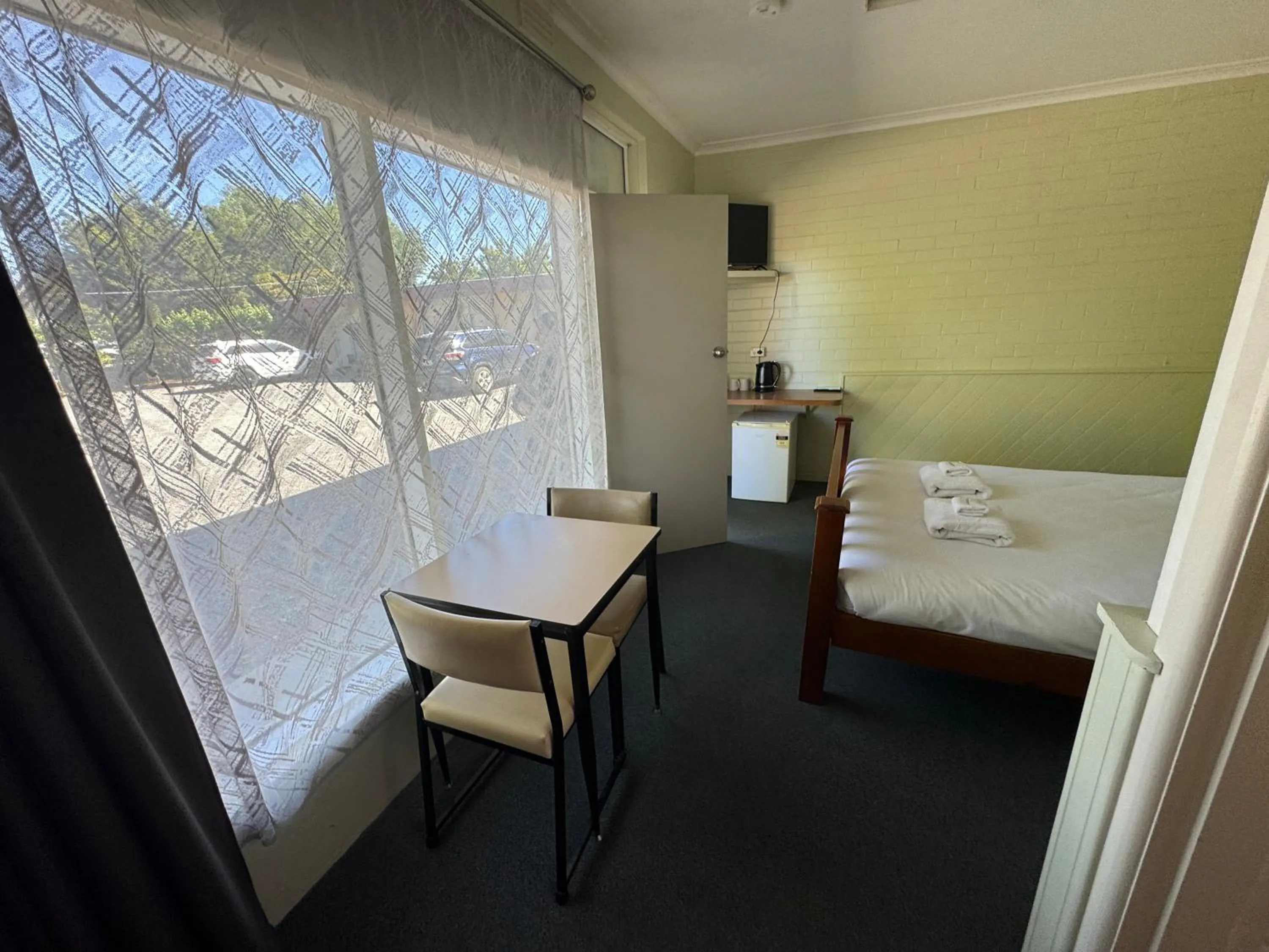 Property building, Bed in Great Western Motel