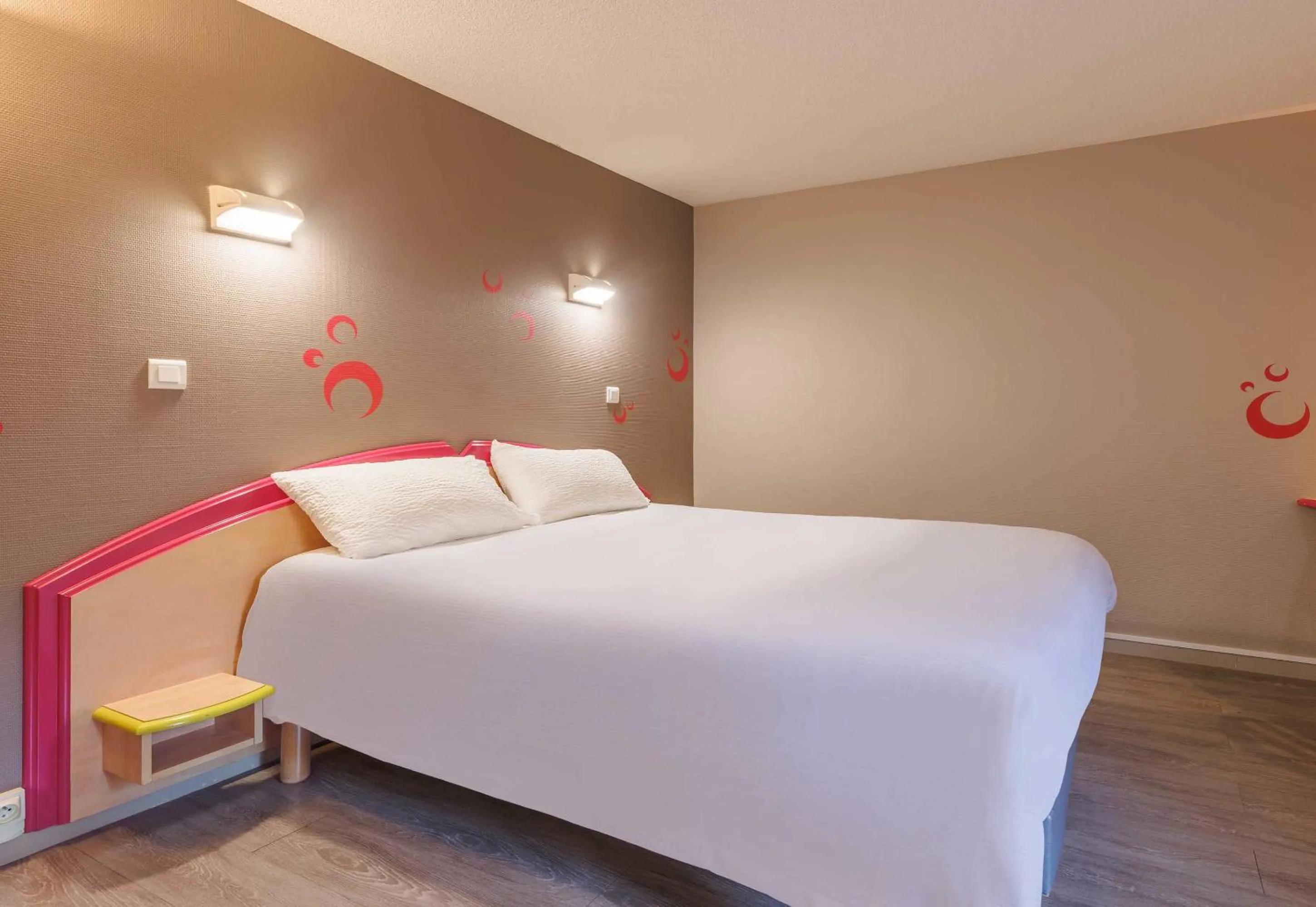 Bedroom, Bed in B&B HOTEL Aurillac Le Lioran