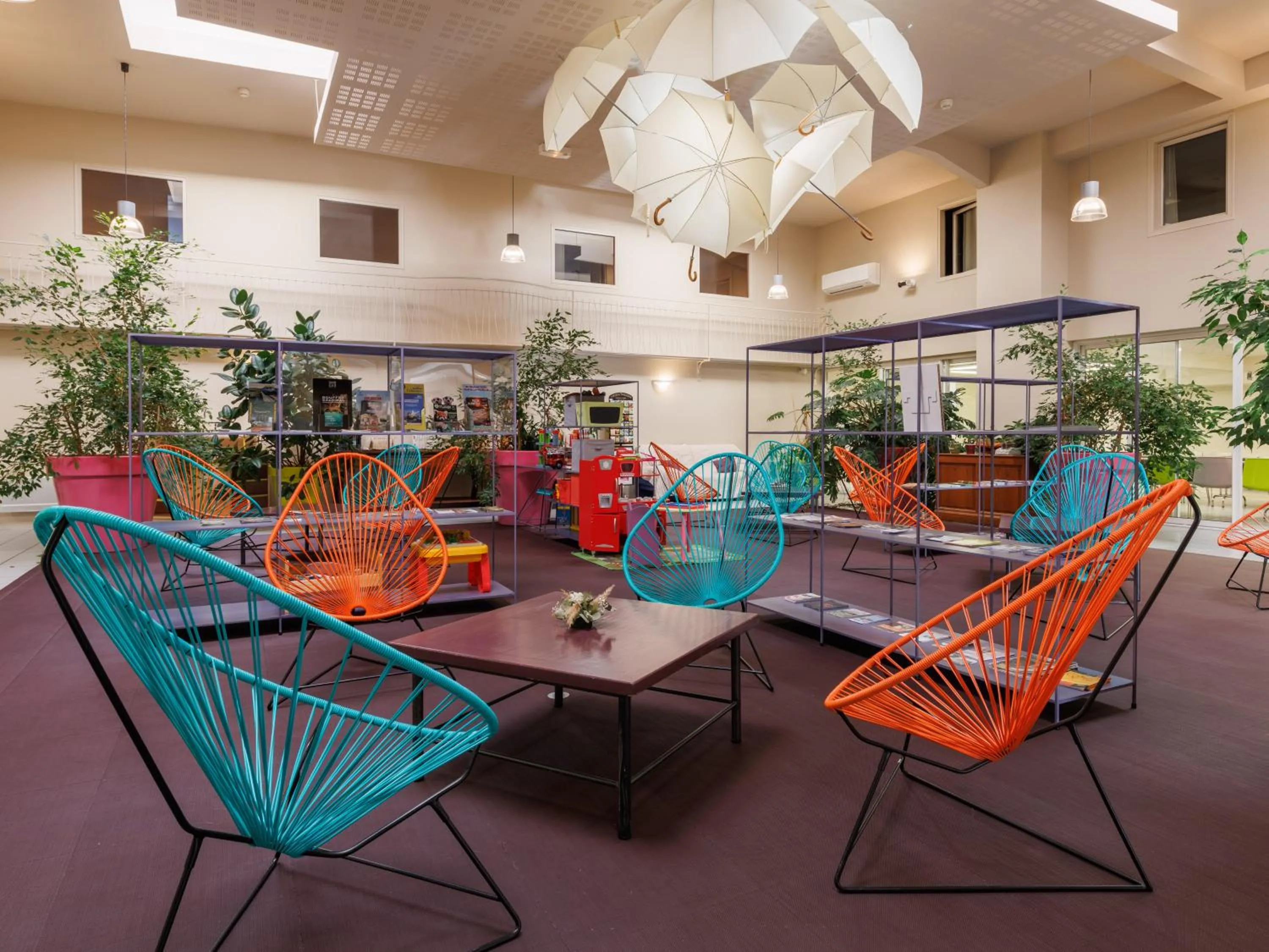 Living room in B&B HOTEL Aurillac Le Lioran