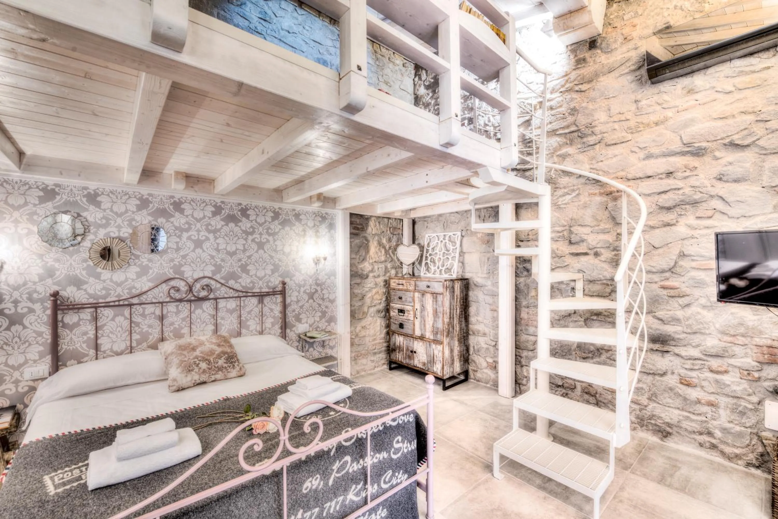 Bedroom, Bed in Giglio Apartments by Mmega