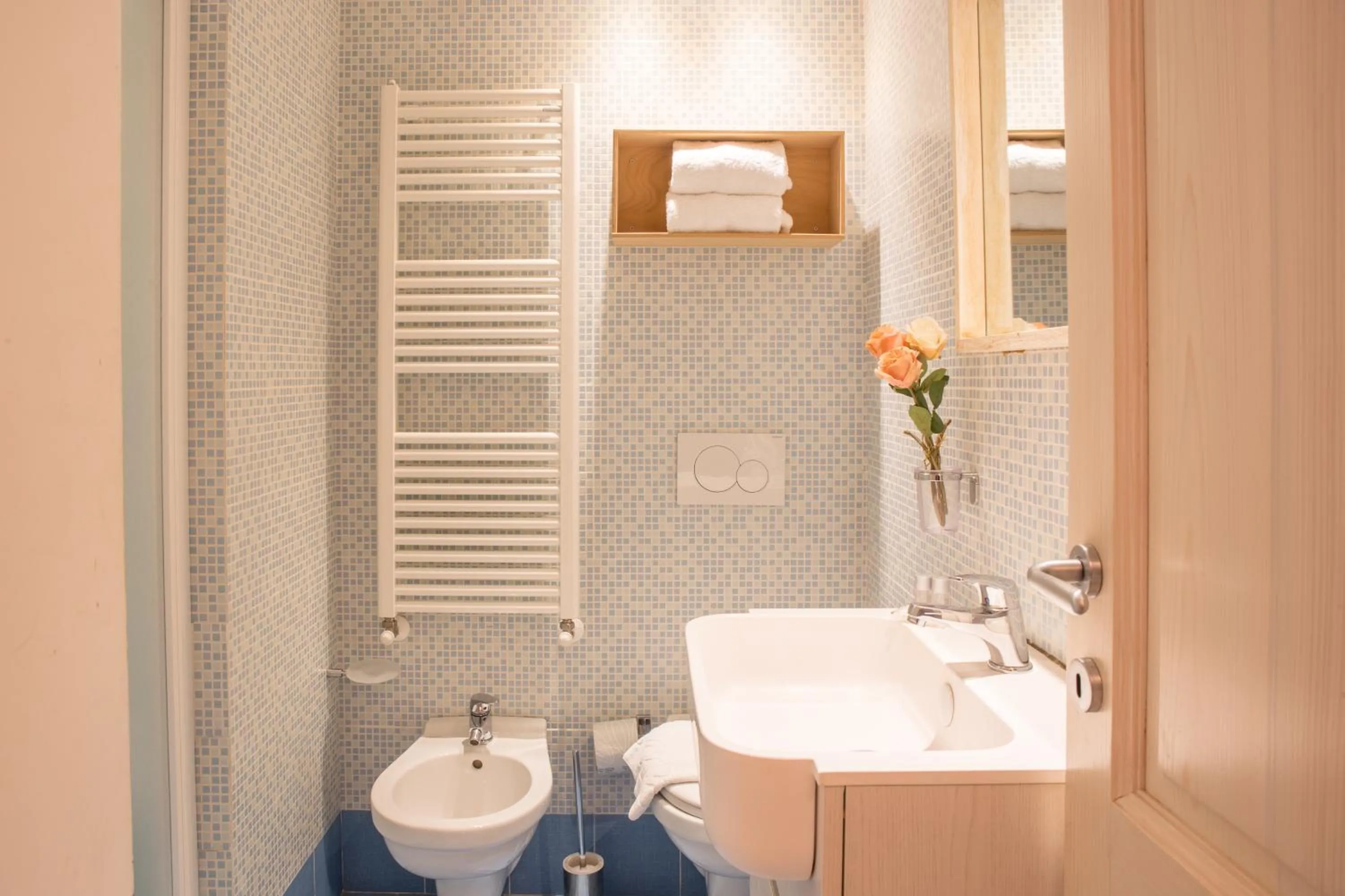 Toilet in Giglio Apartments by Mmega