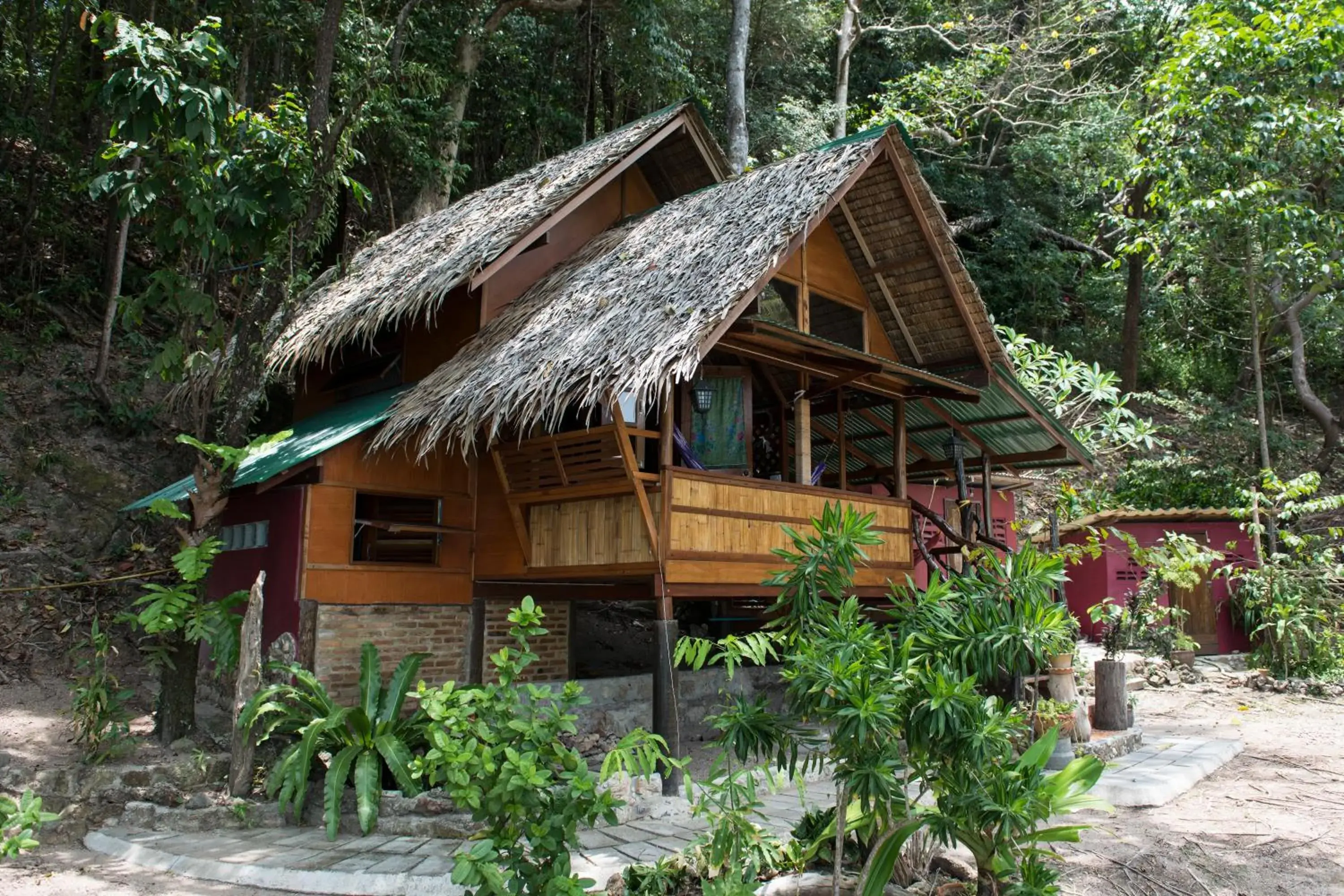 Seafront Bungalow - AC room in Sabai Corner Bungalows - SHA Extra Plus Seafront Bungalow - AC room in Sabai Corner Bungalows - SHA Extra Plus