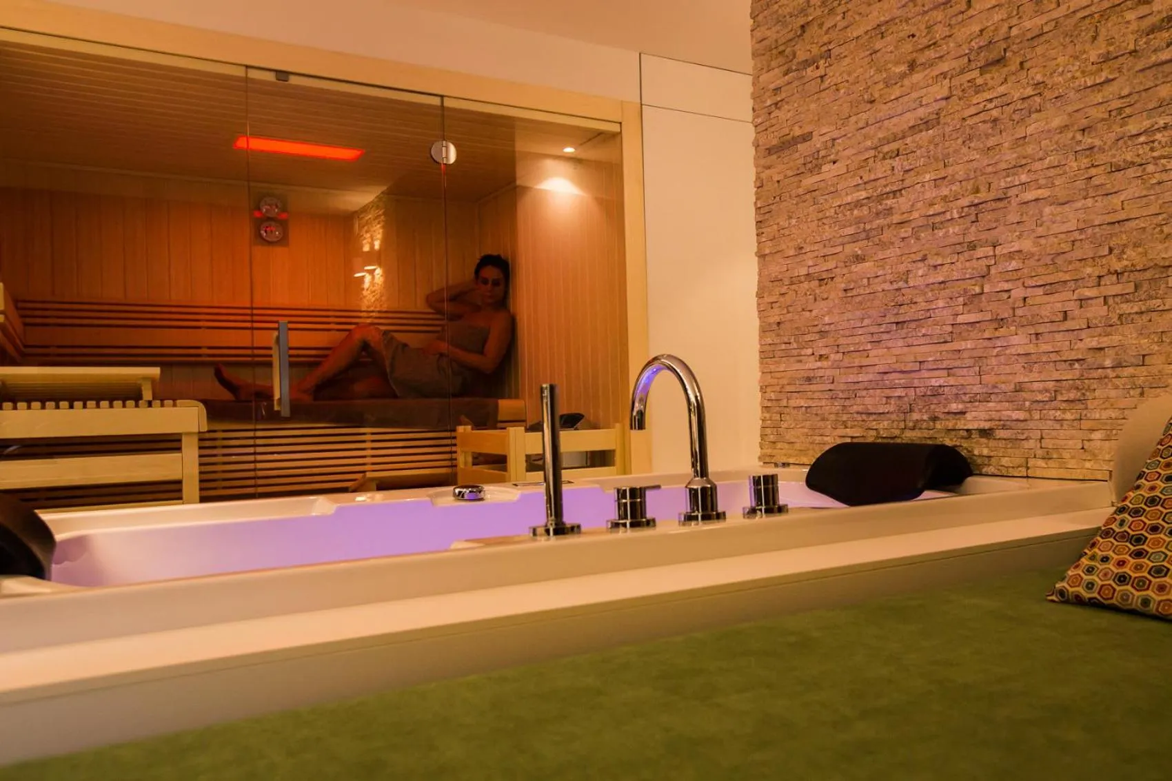 Bathroom in Wellness Hasselt B&B