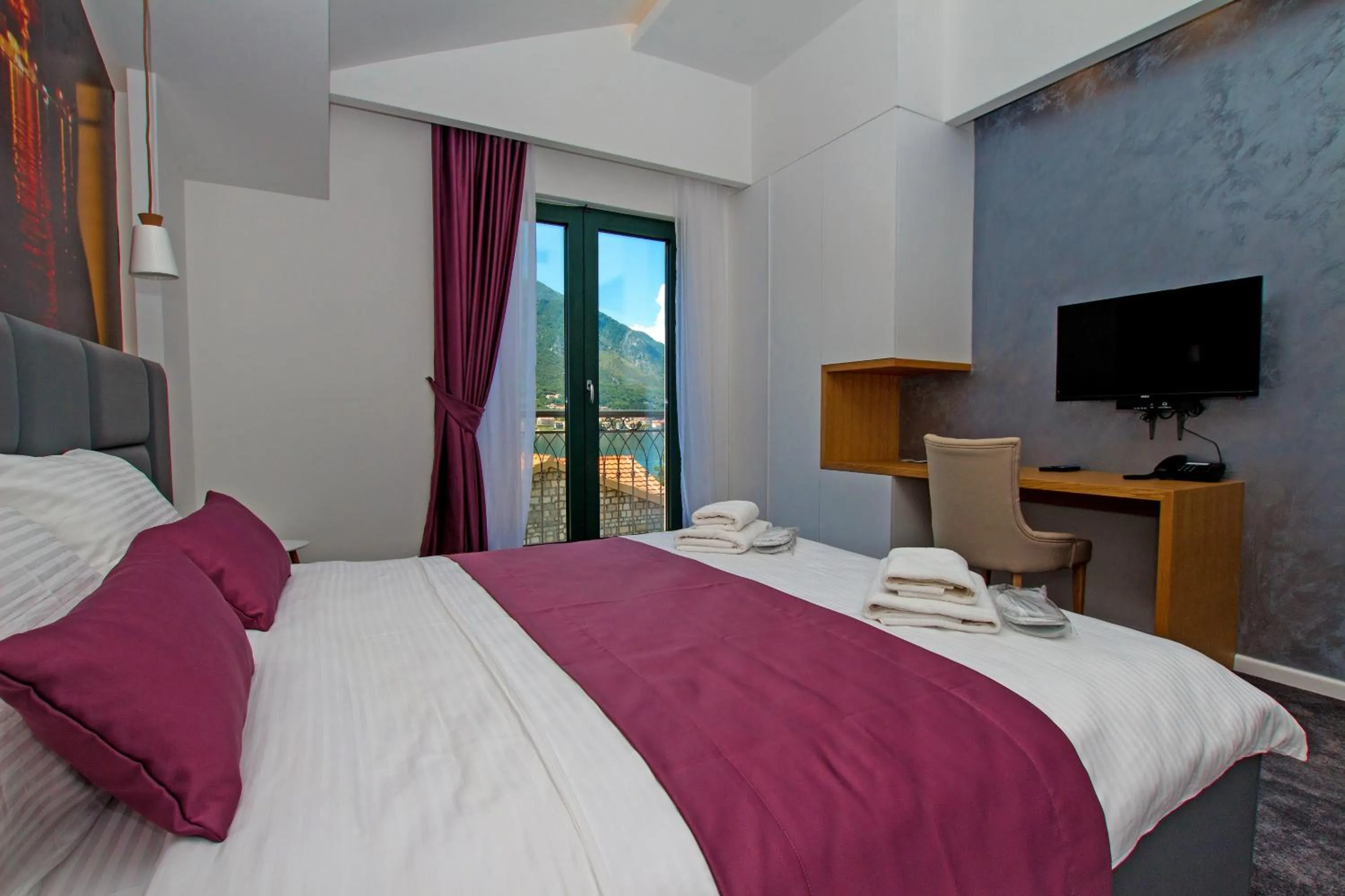 Bedroom, Bed in Hotel Alkima