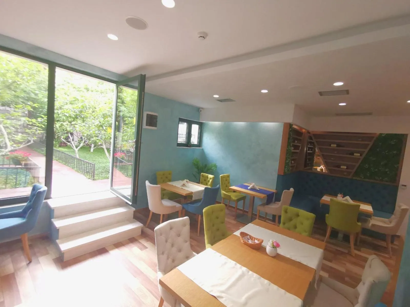 Breakfast in Hotel Alkima