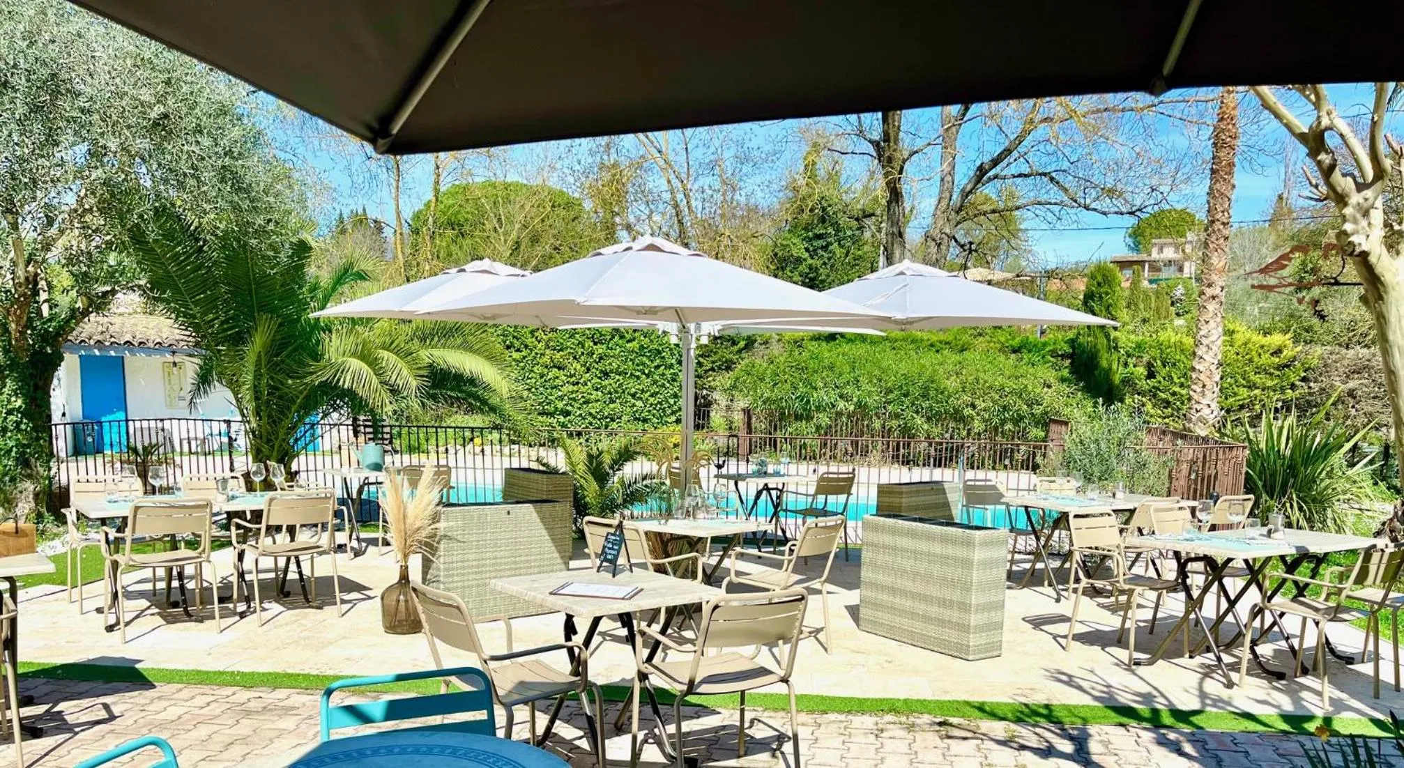 Restaurant/places to eat in Logis Hôtels La Bastide des Golfs