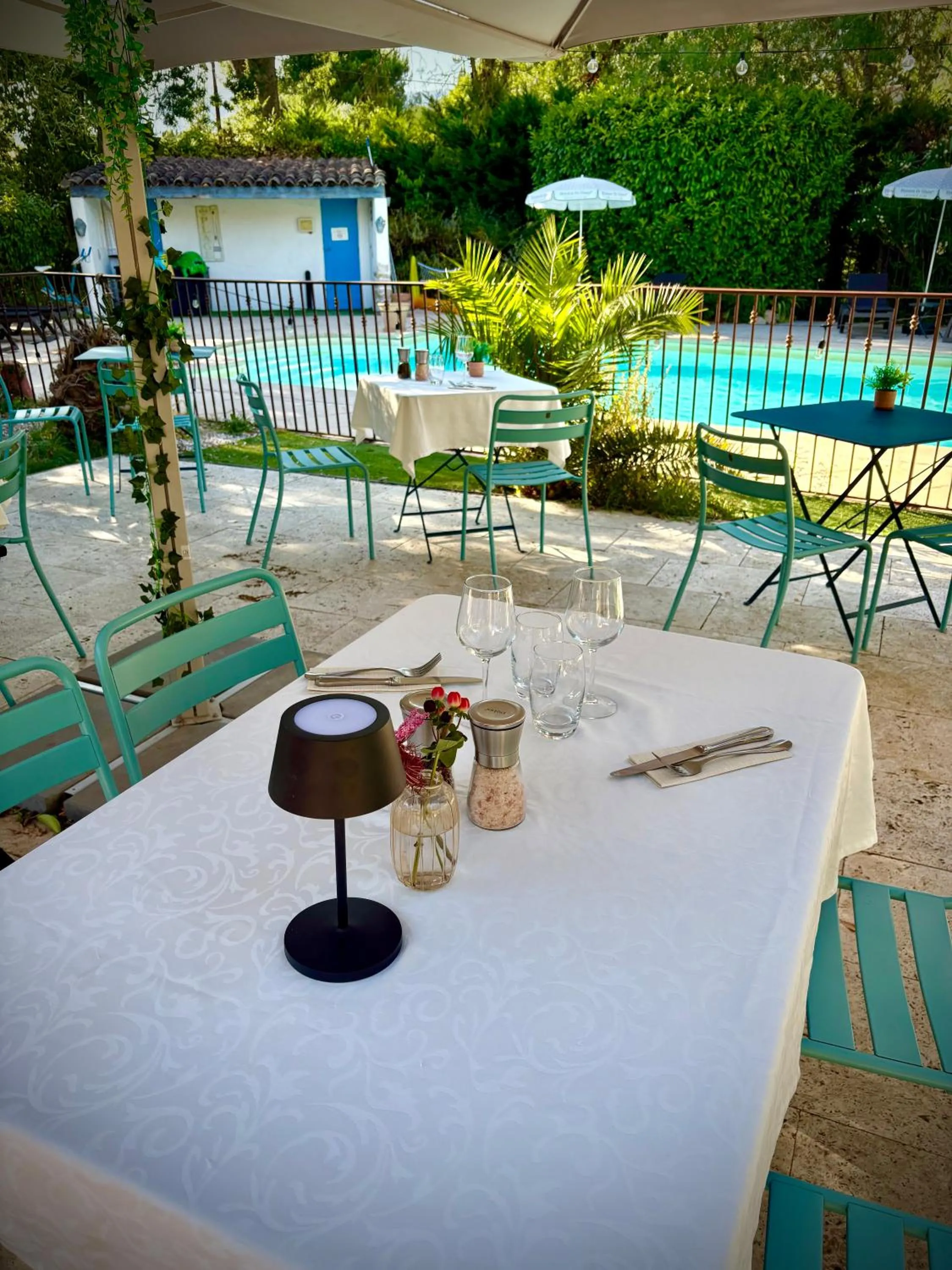 Restaurant/places to eat in Logis Hôtels La Bastide des Golfs