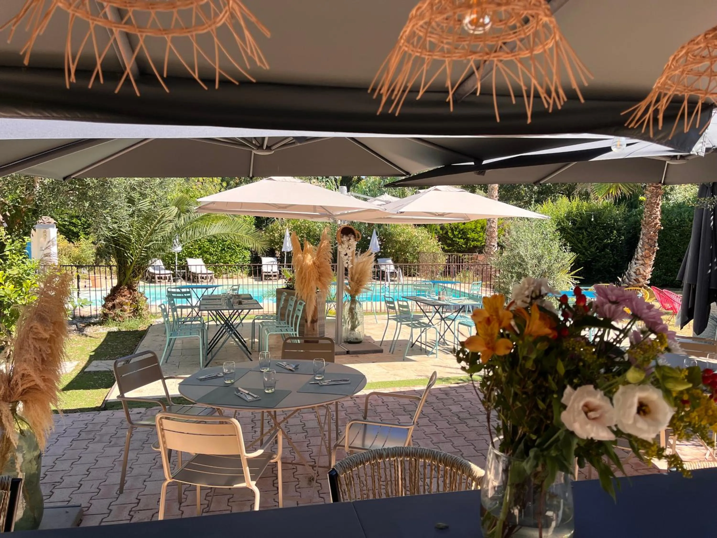 Restaurant/places to eat in Logis Hôtels La Bastide des Golfs