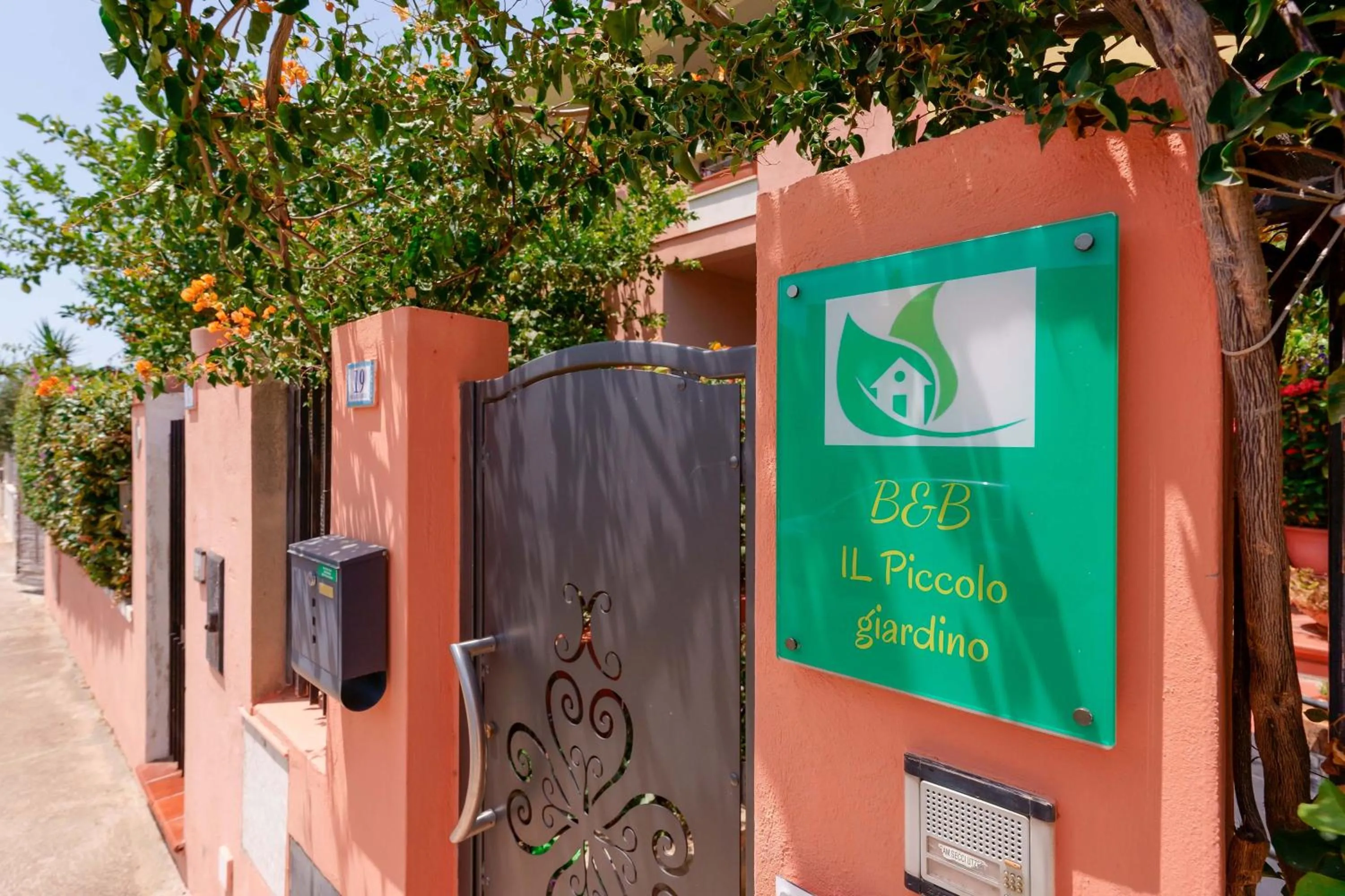 Street view in Il Piccolo Giardino rooms & breakfast