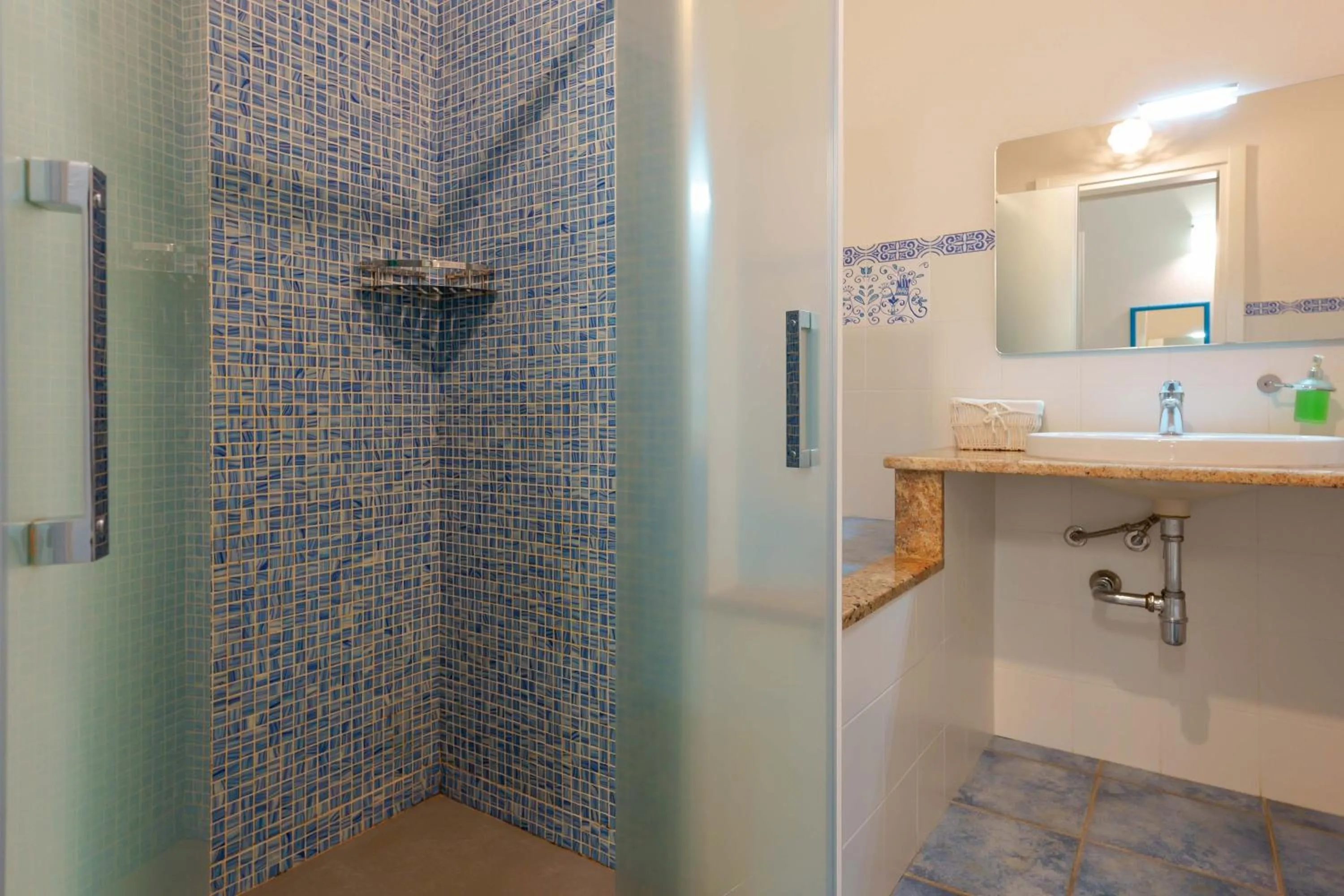 Bathroom in Il Piccolo Giardino rooms & breakfast