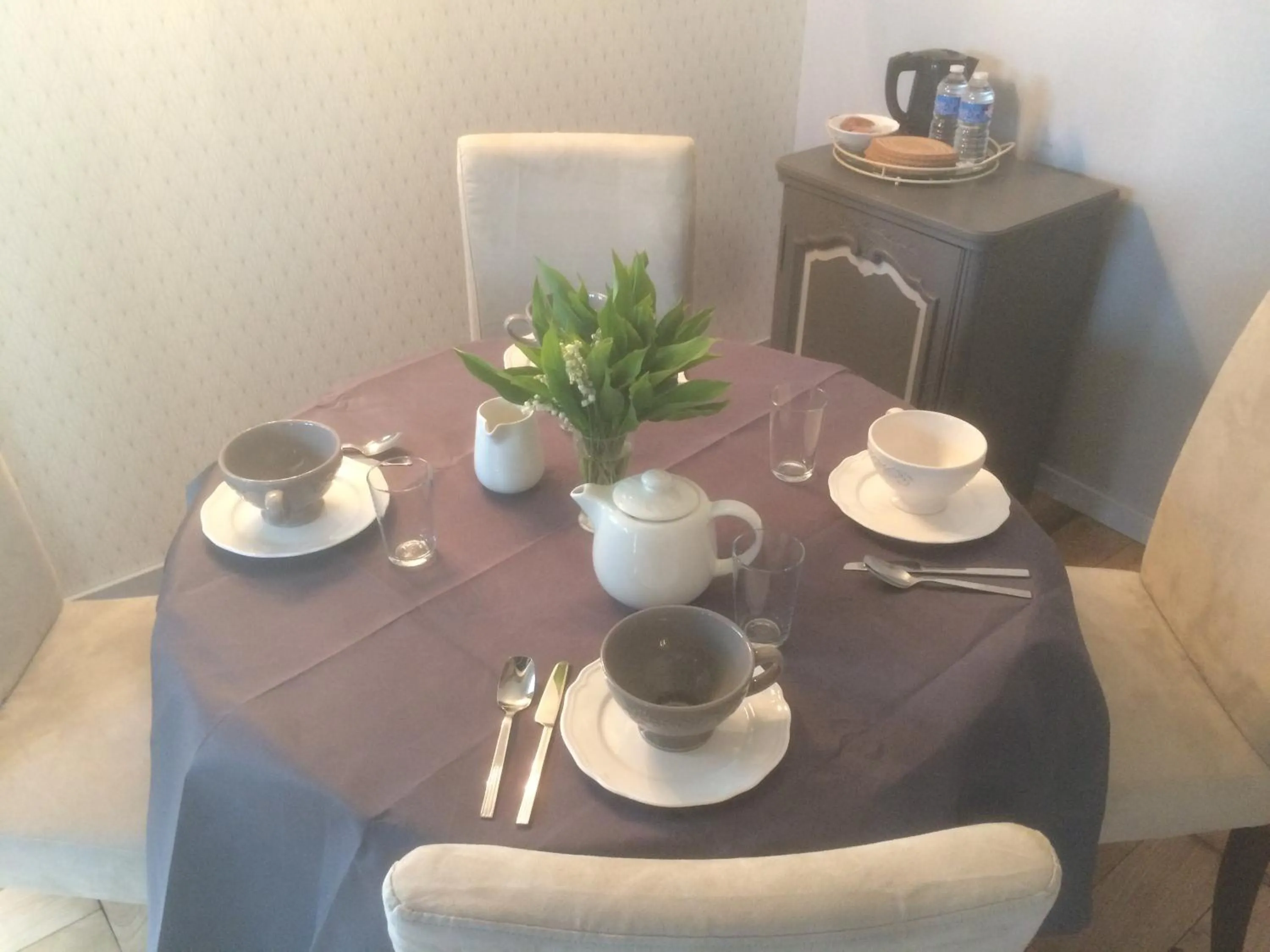 Continental breakfast in La Chambre Montbrault