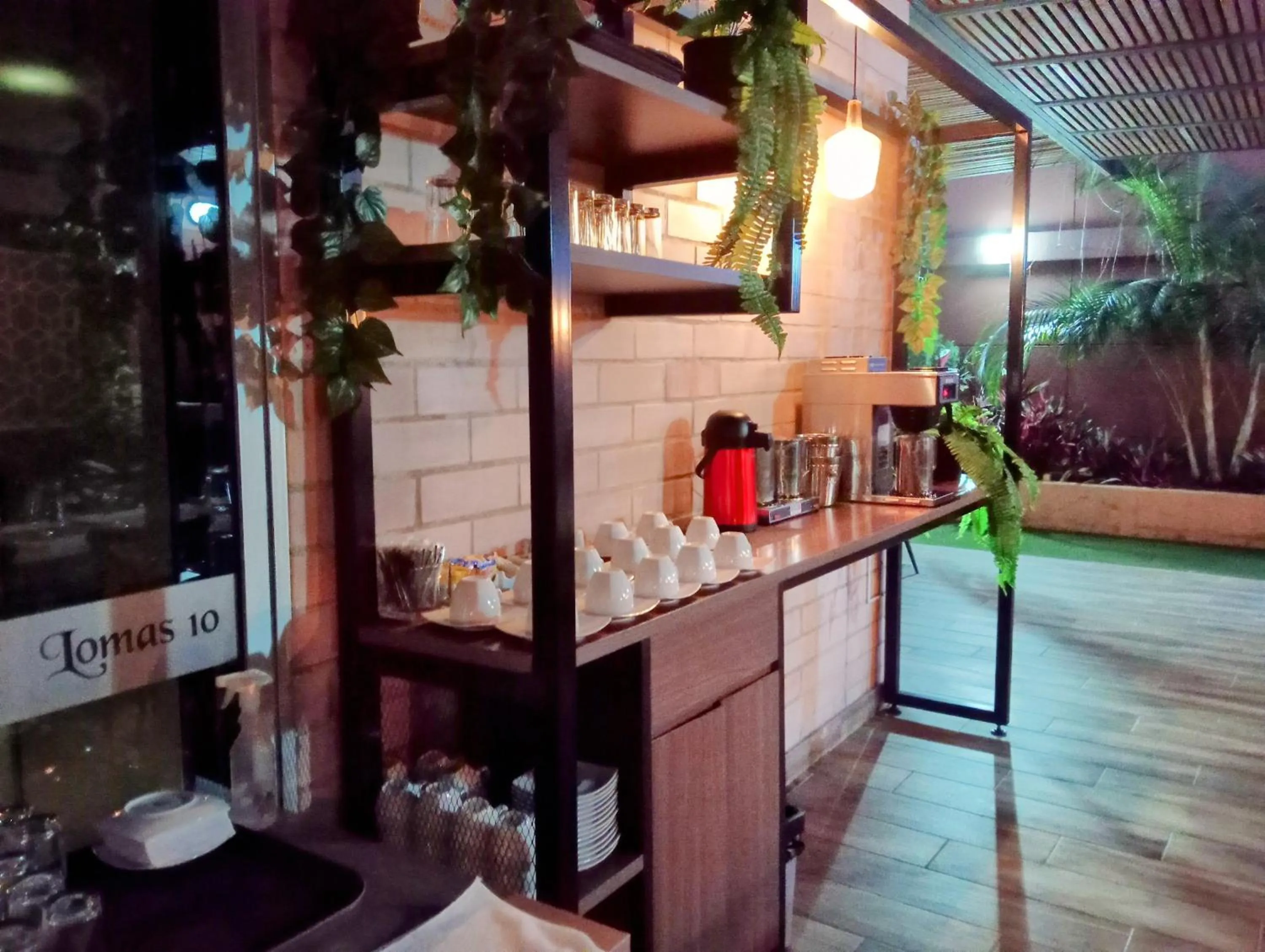 Coffee/tea facilities in Hotel Lomas 10 Medellin