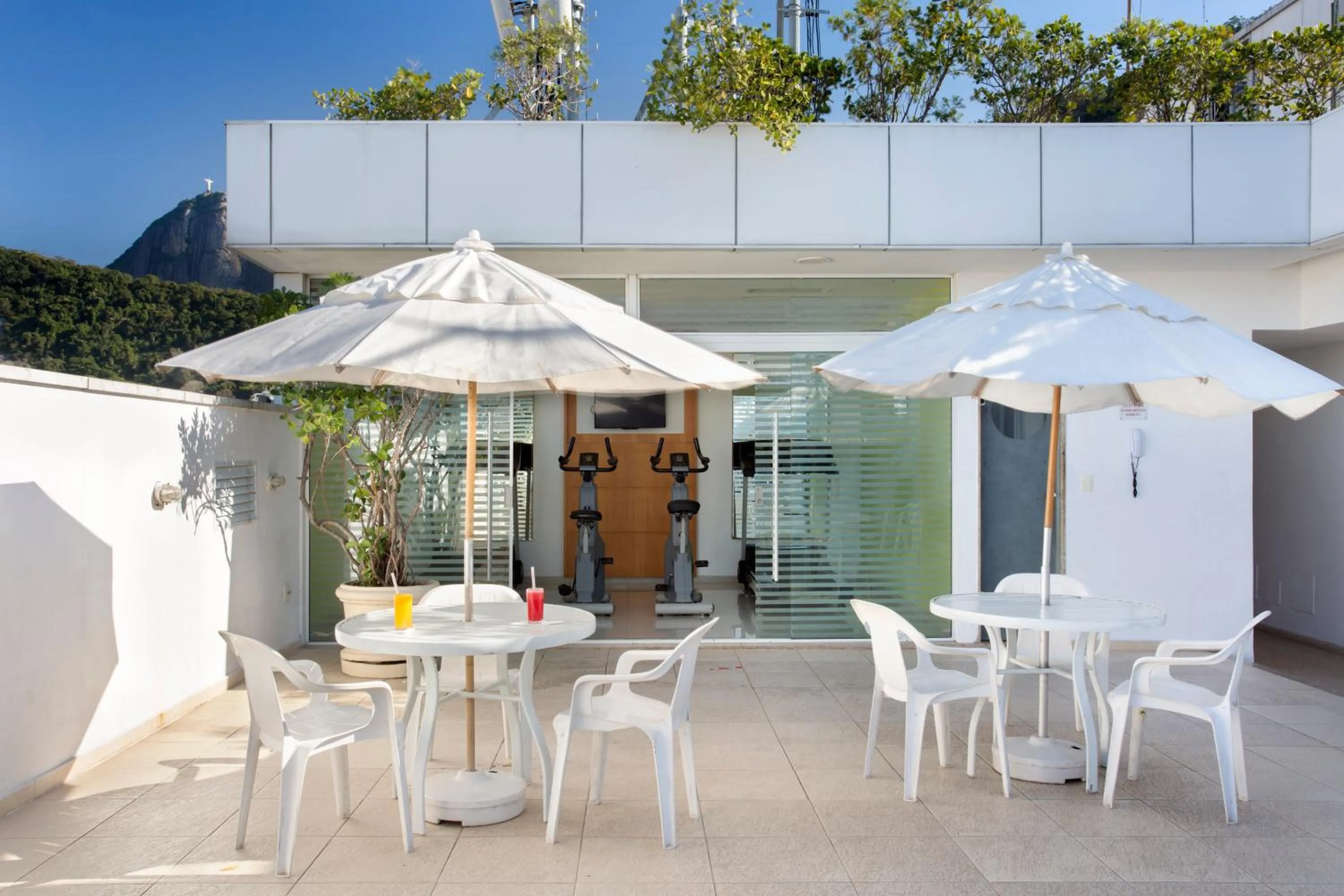 Property building in Hotel Atlântico Copacabana